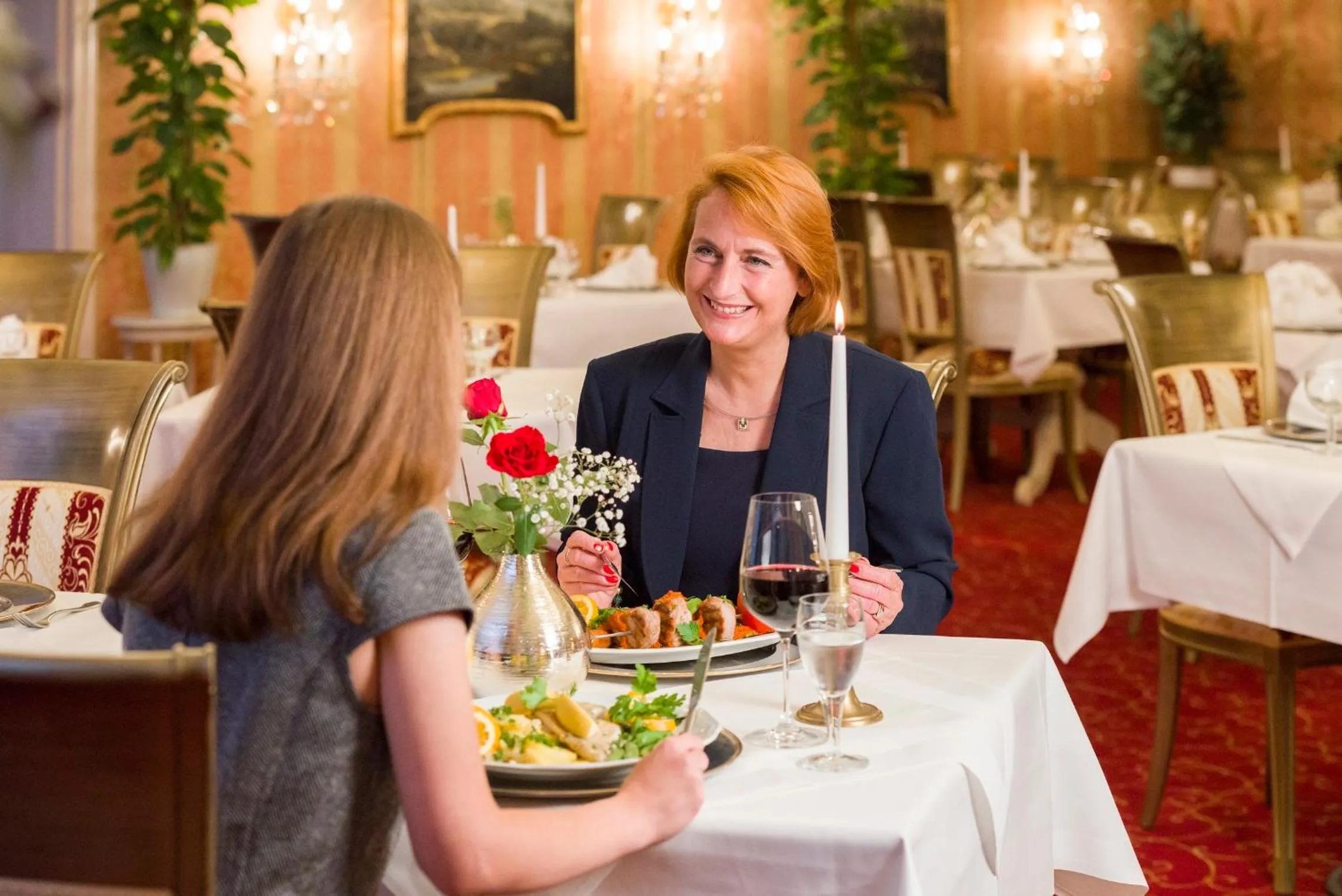 Restaurant/places to eat in Hotel Alexandra