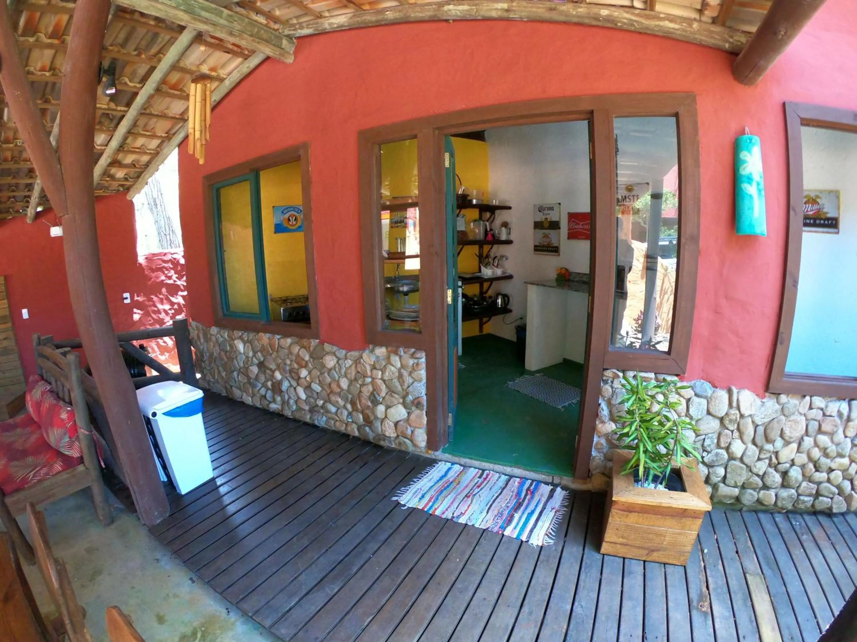 Communal kitchen in Pousada Beleza Pura na Praia da Ferrugem