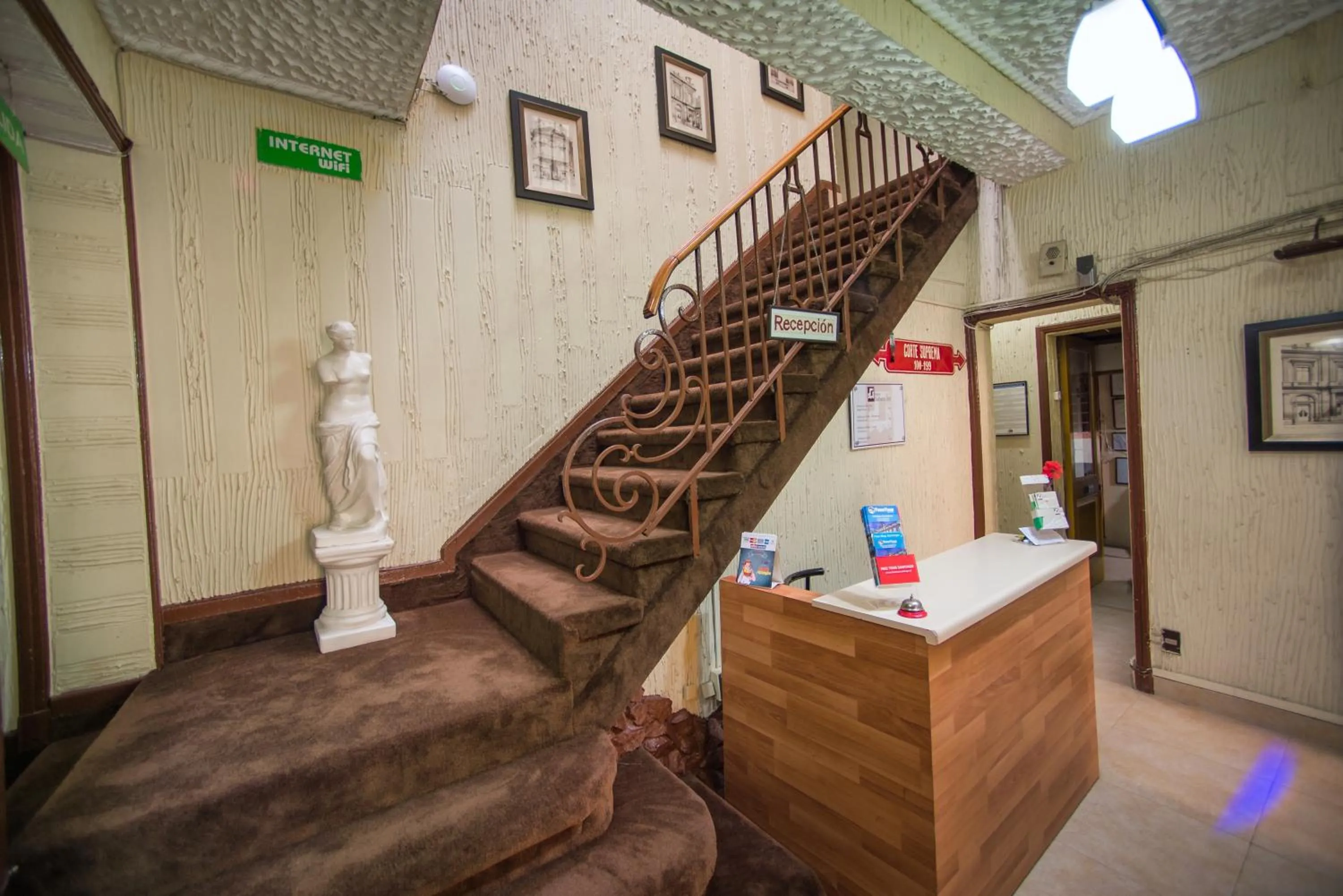 Lobby or reception in Hotel Sahara Inn