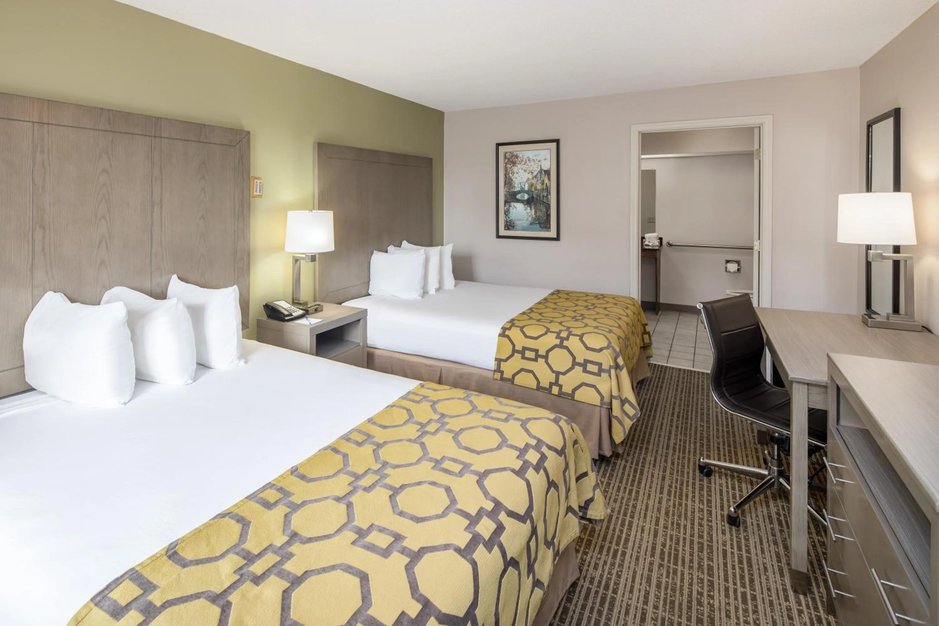 Bedroom, Bed in Baymont by Wyndham Cleveland