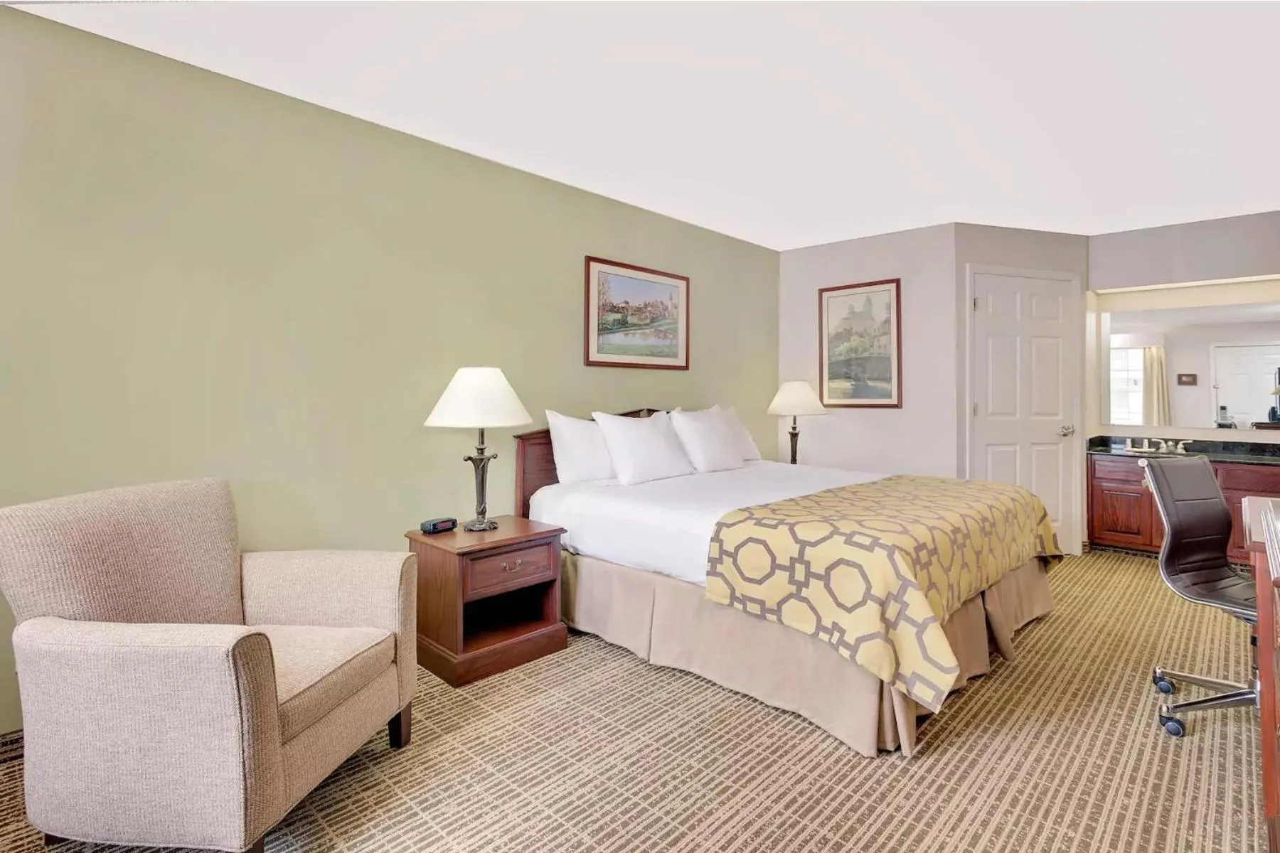 Bedroom, Bed in Baymont by Wyndham Cleveland