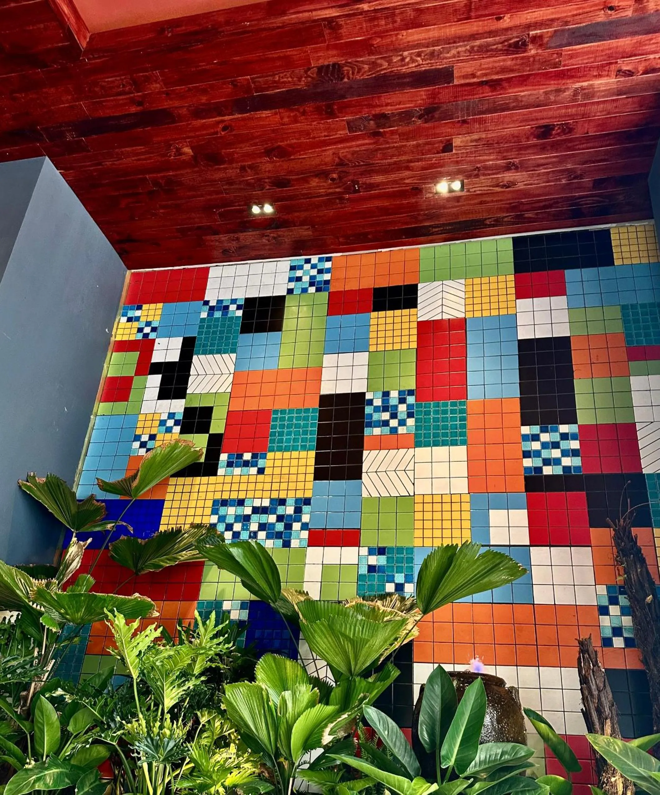 Decorative detail in Happy Life Green Hotel