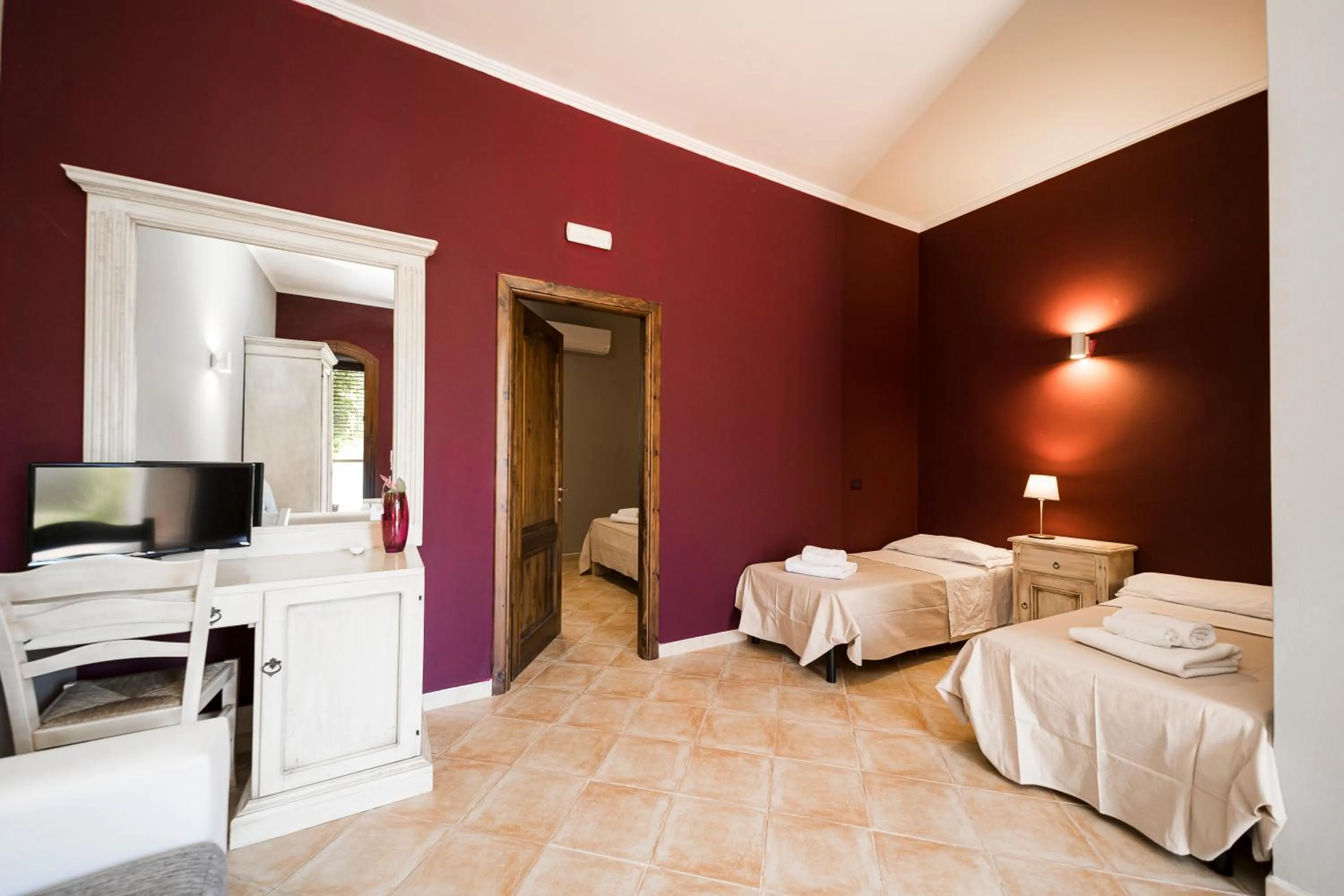 Photo of the whole room, Bed in La Restuccia Masseria Urban - DiscoHotel