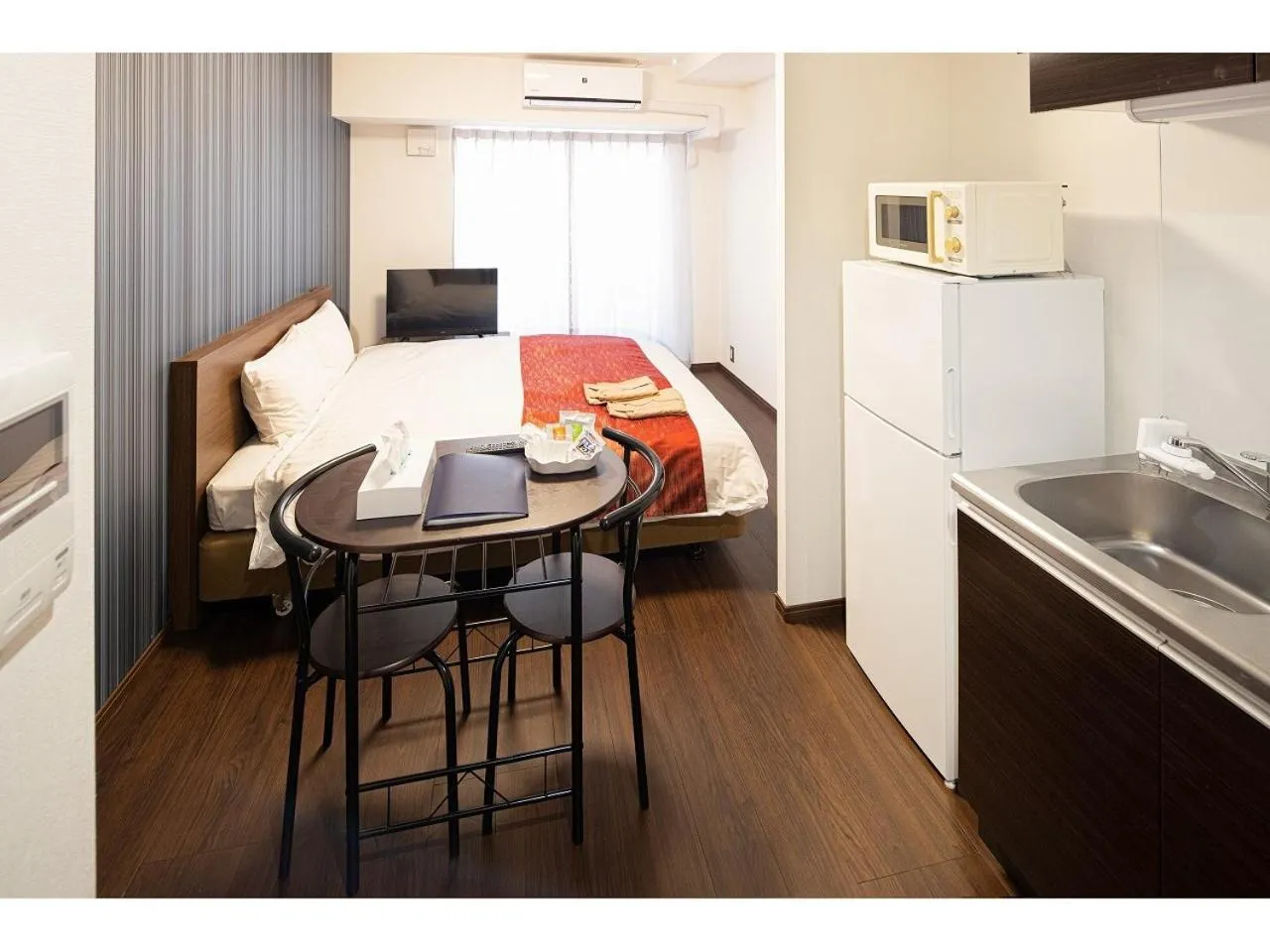 Photo of the whole room in Coruscant Hotel NagasakiekiⅡ