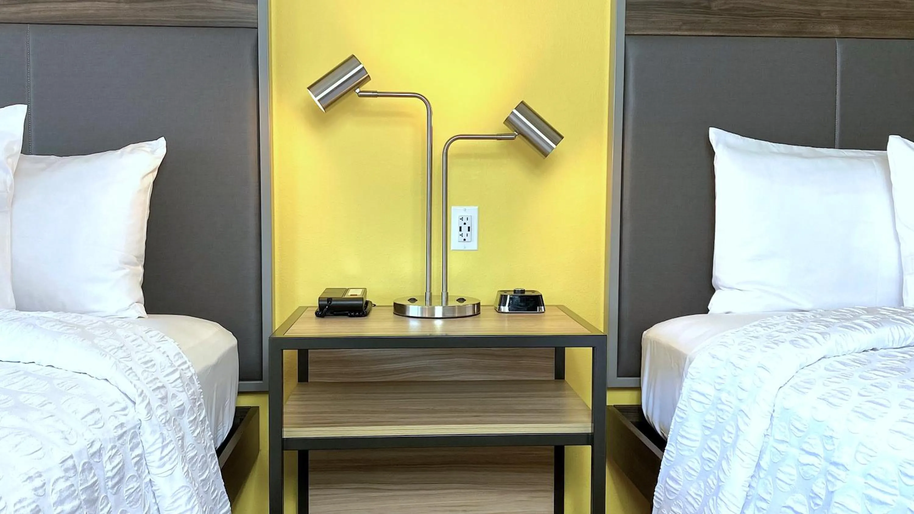 Bed in Tru By Hilton Baltimore Harbor East