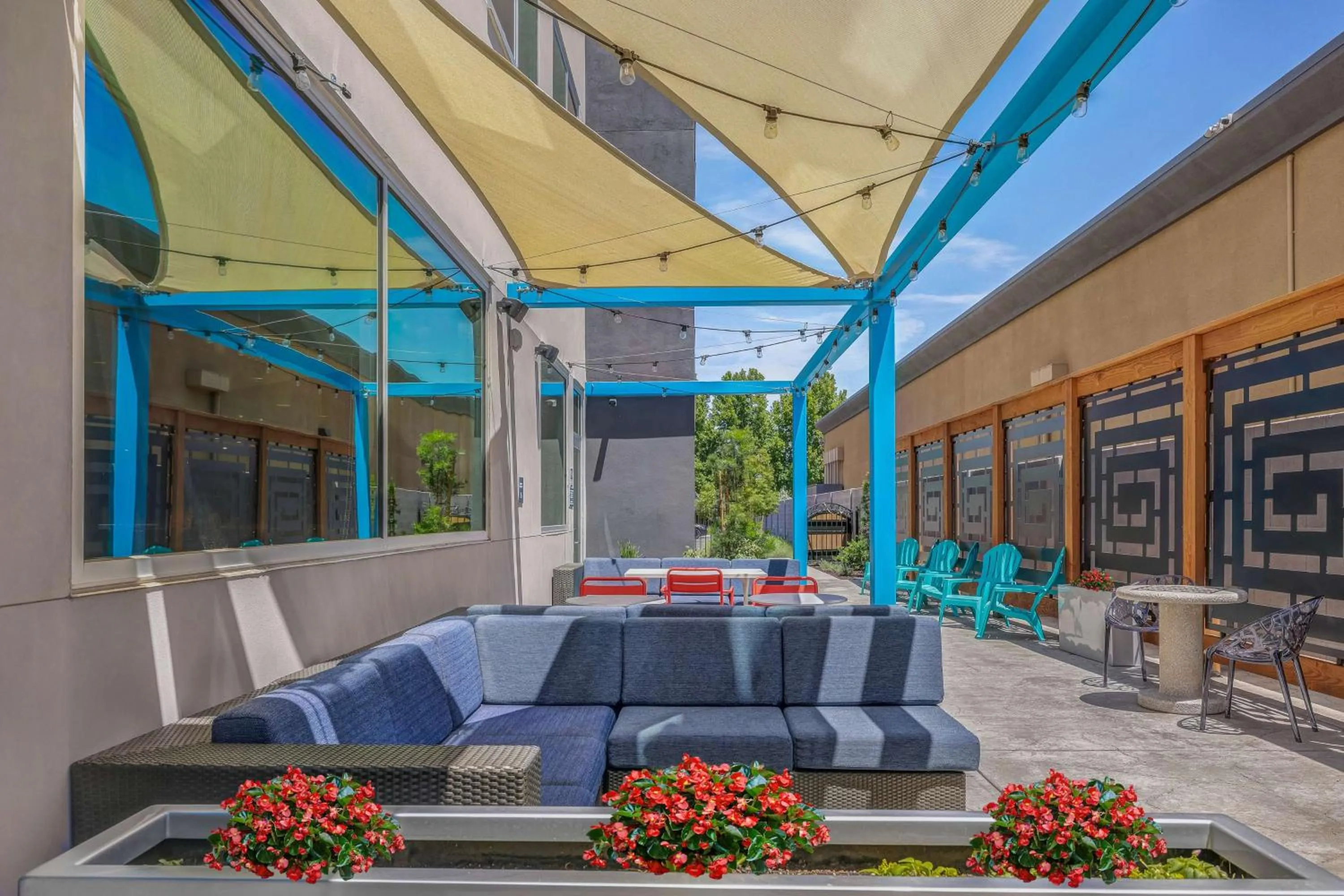 Property building in Tru By Hilton Lathrop