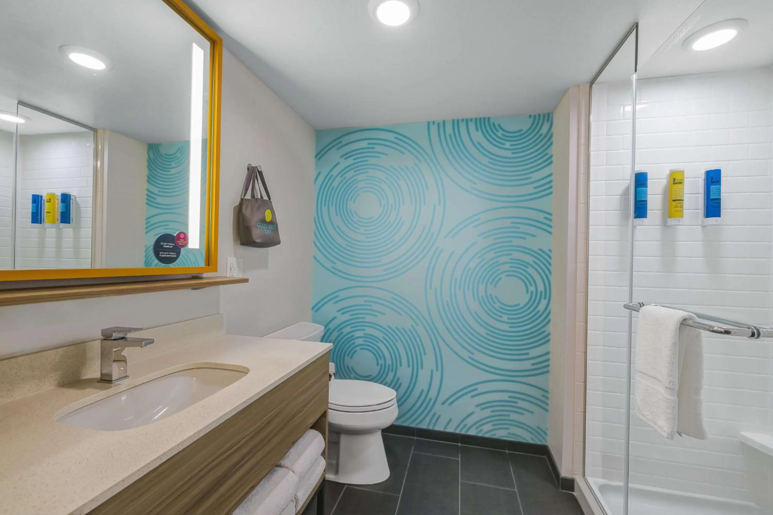 Bathroom in Tru By Hilton Lathrop