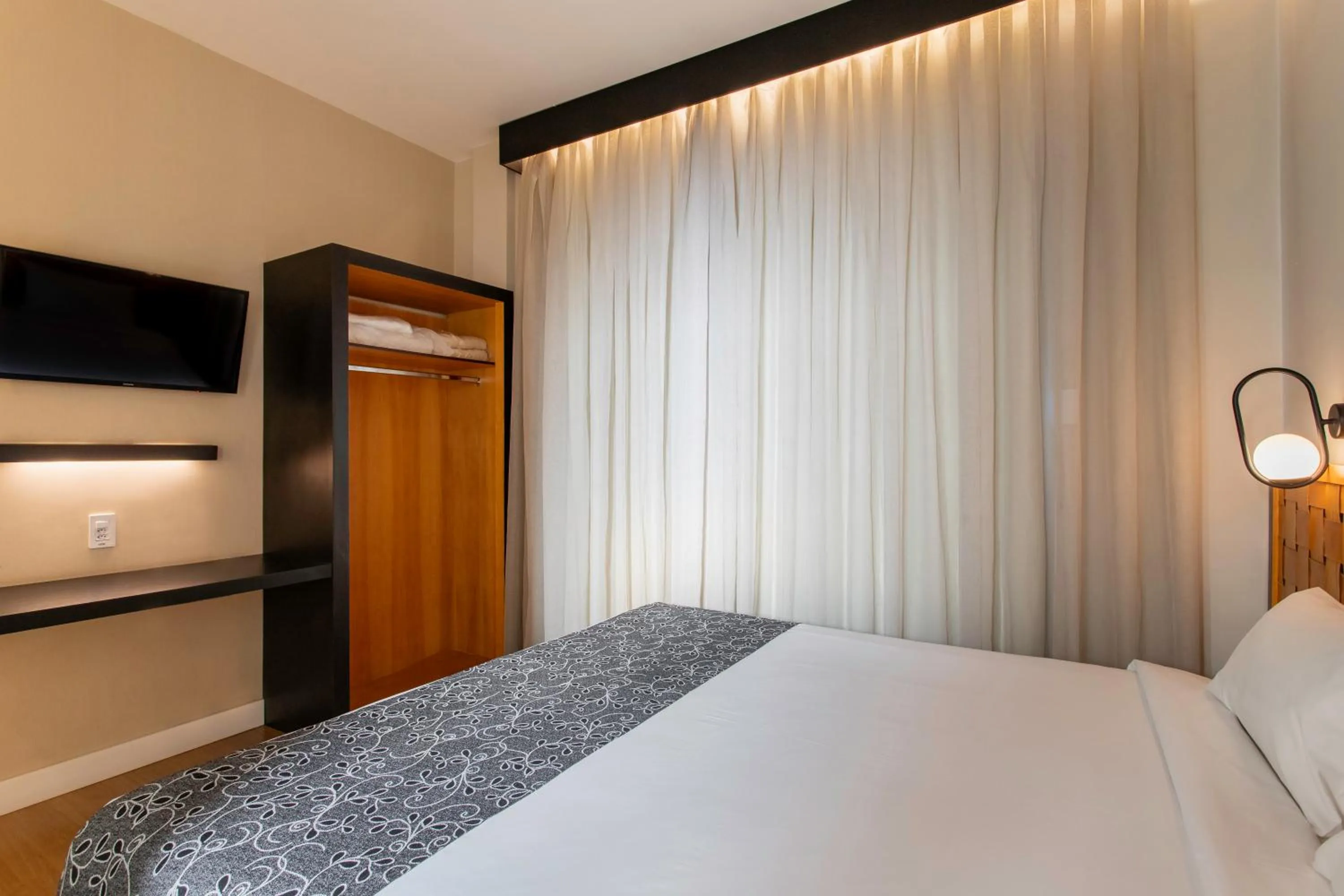 Bed in Suntory Hotel