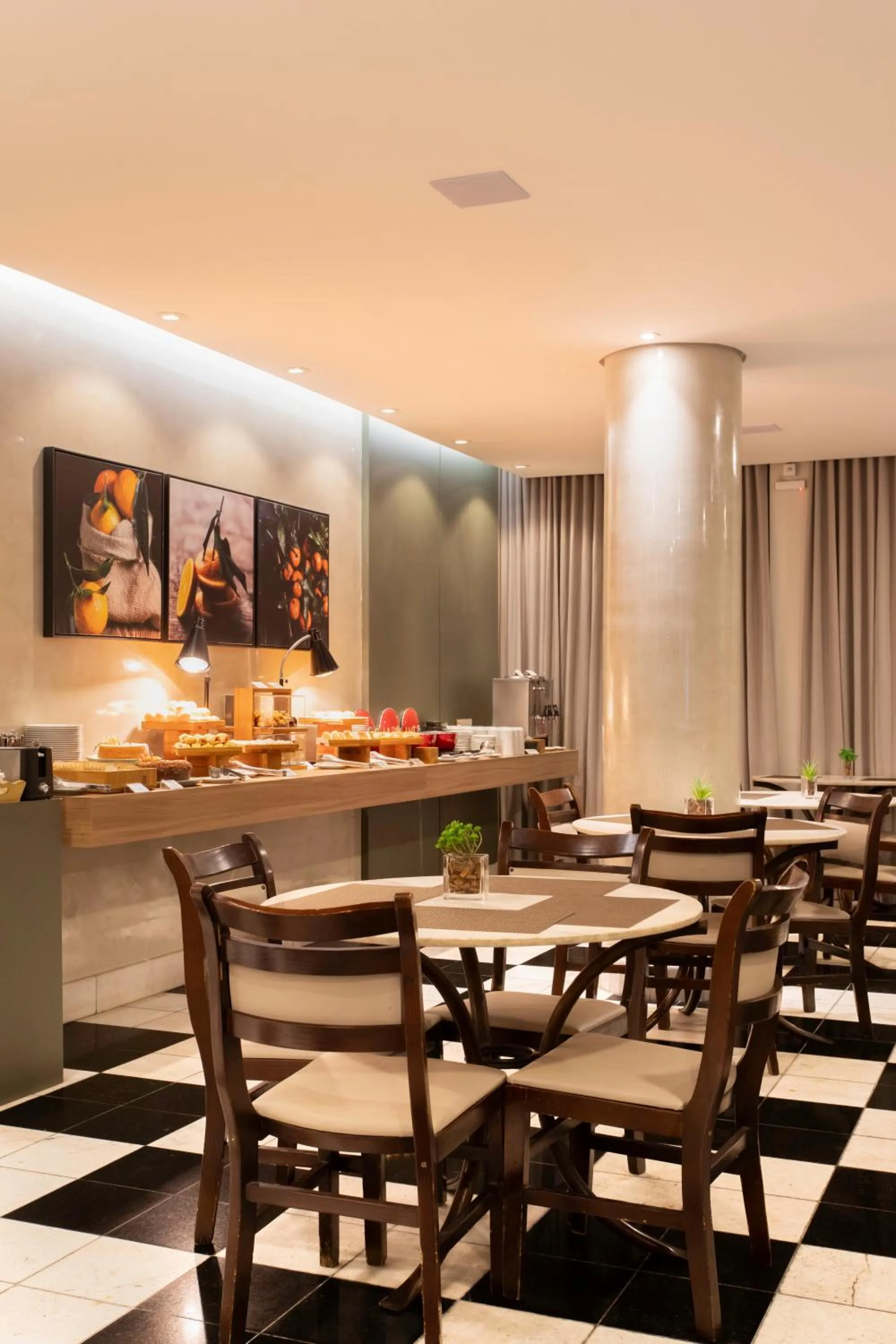 Restaurant/places to eat in Suntory Hotel