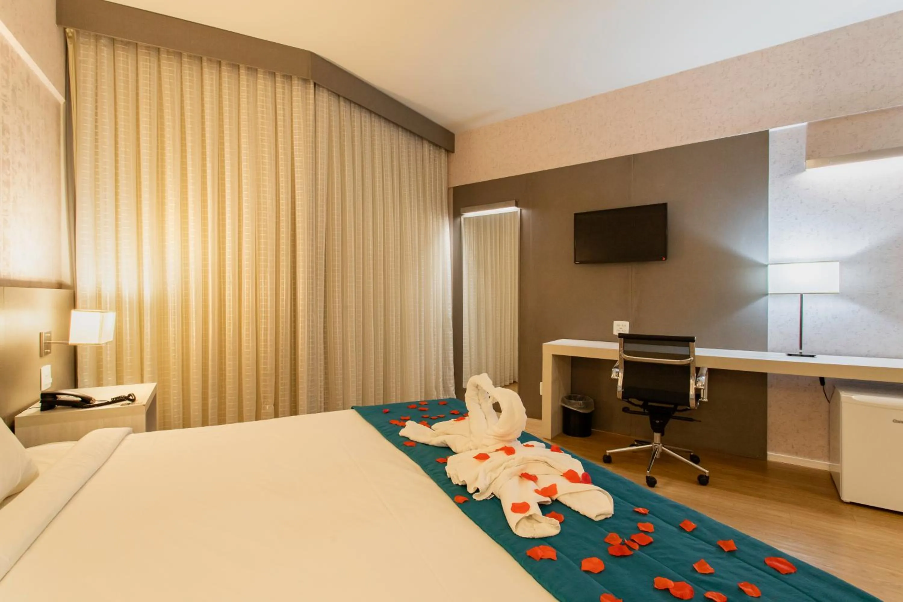 Bed in Suntory Hotel