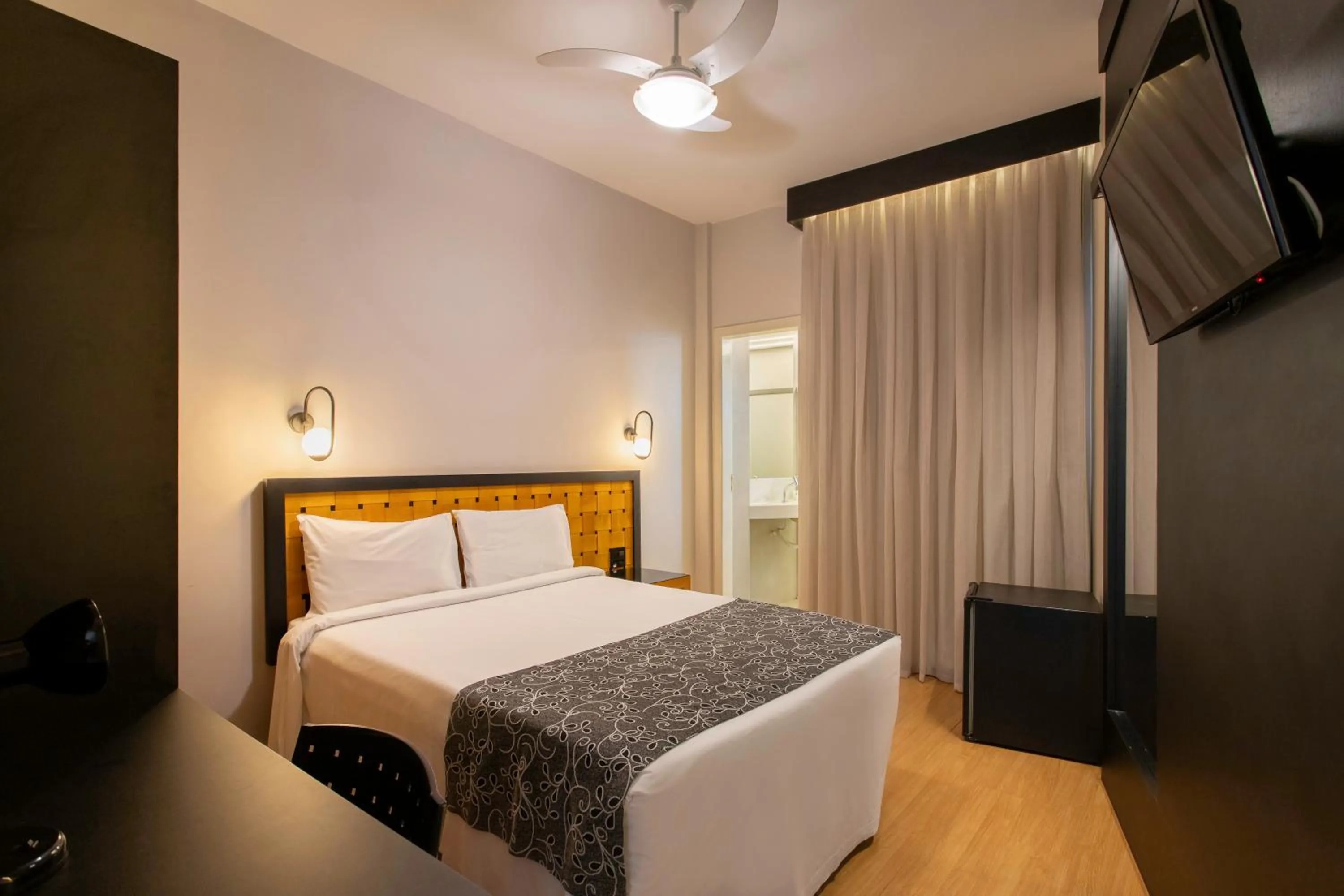 Bed in Suntory Hotel