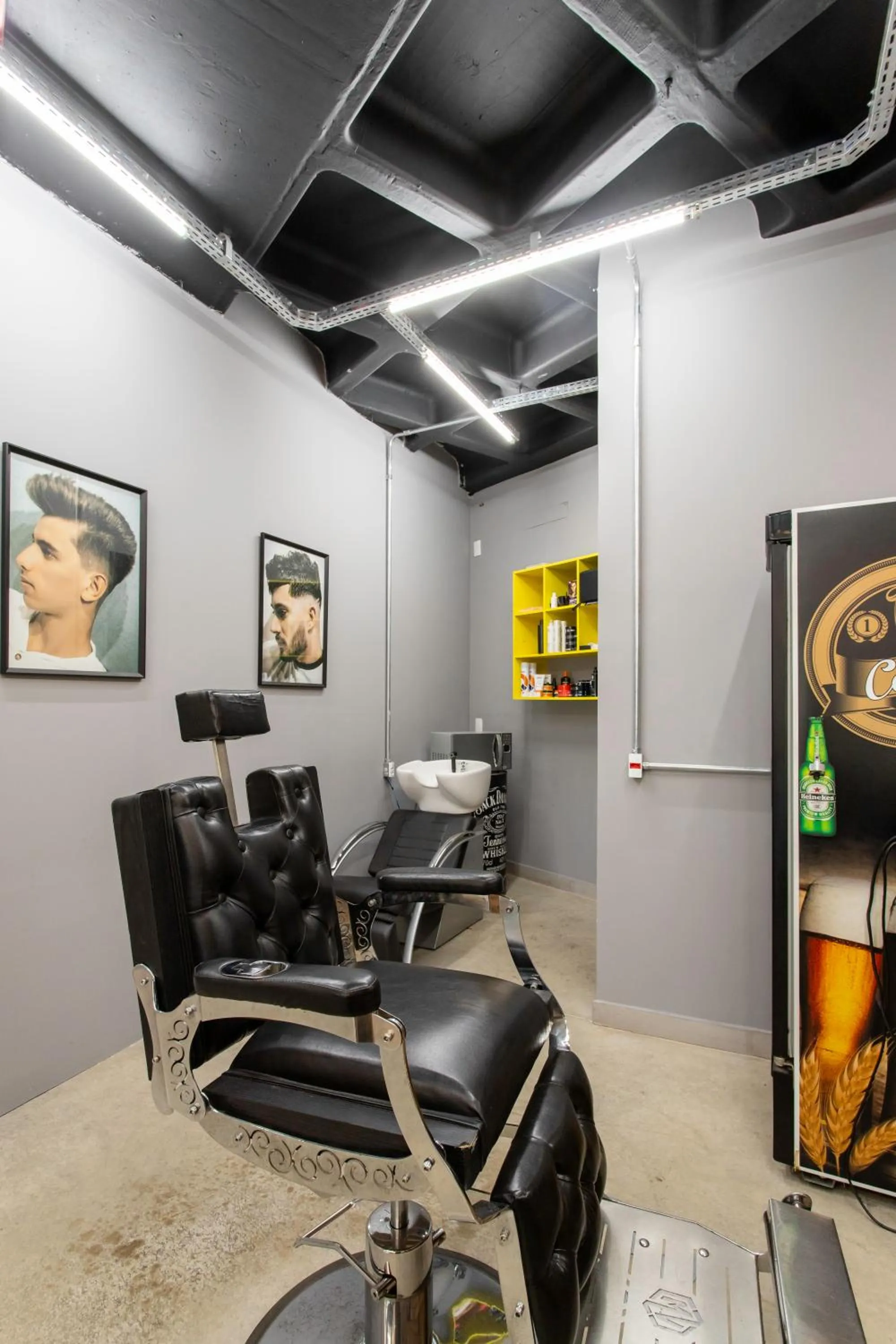 hair dresser in Suntory Hotel