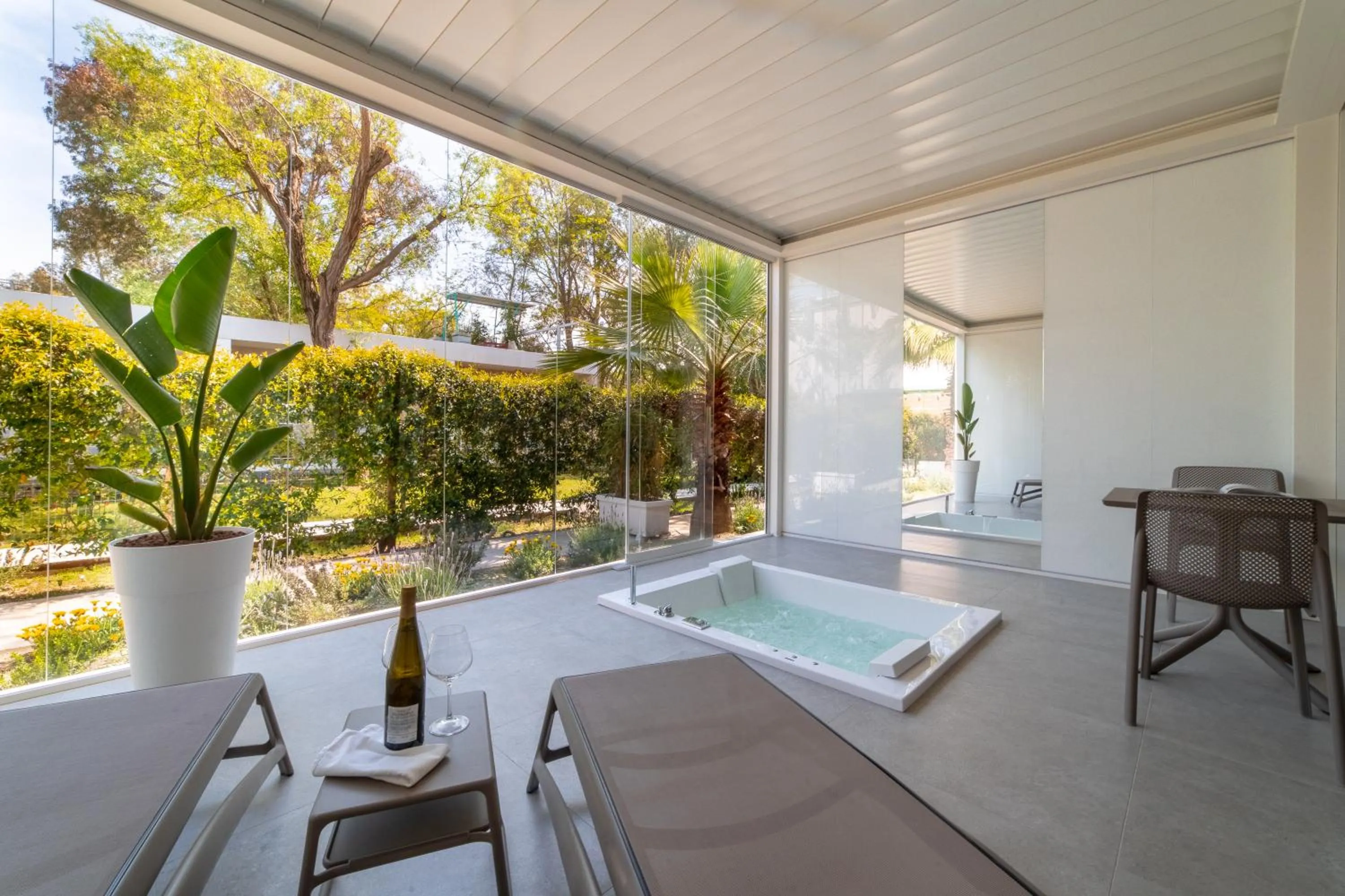 Hot Tub in Nabi Resort Glamping & SPA