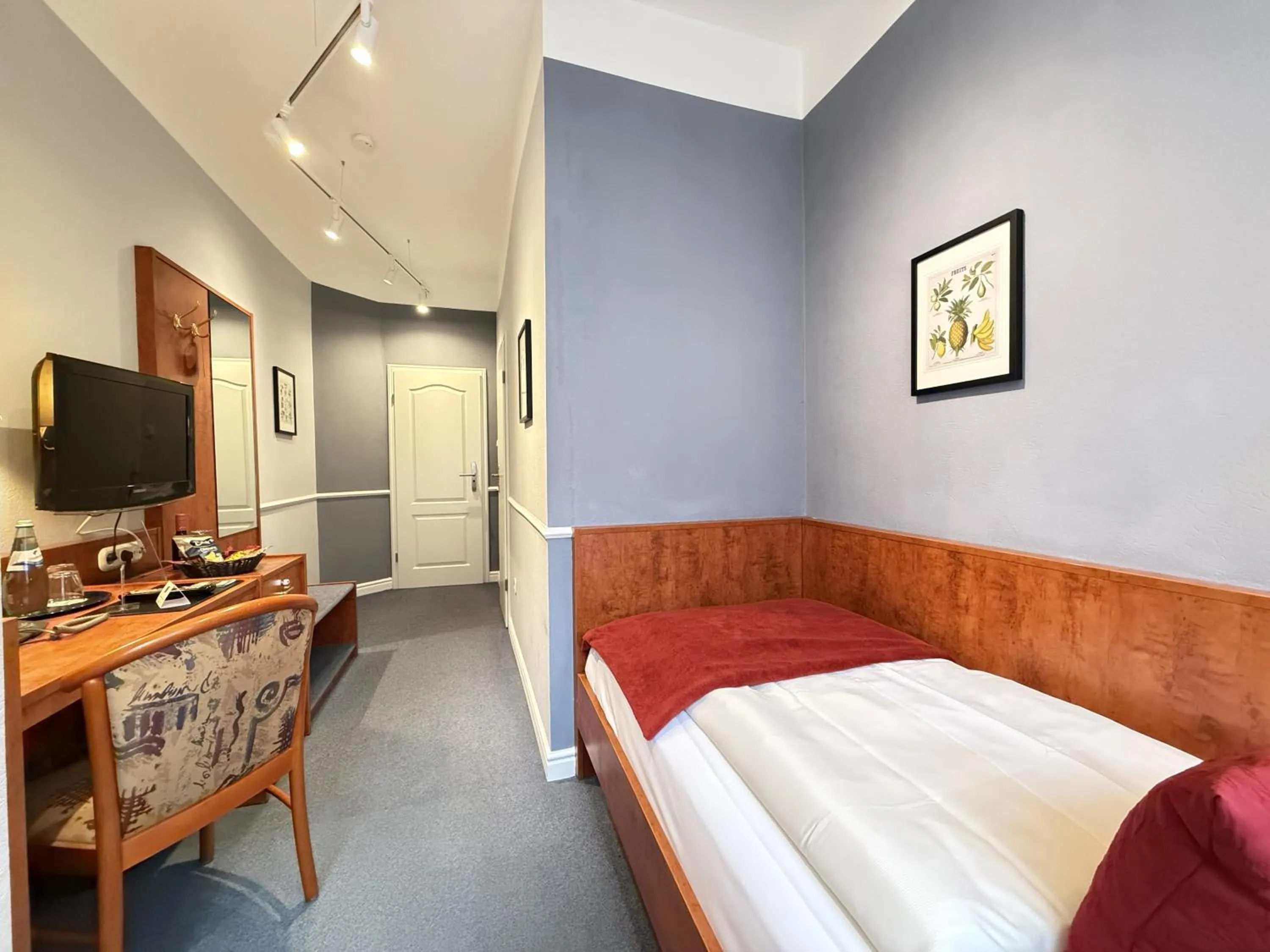 Bed in Hotel West an der Bockenheimer Warte