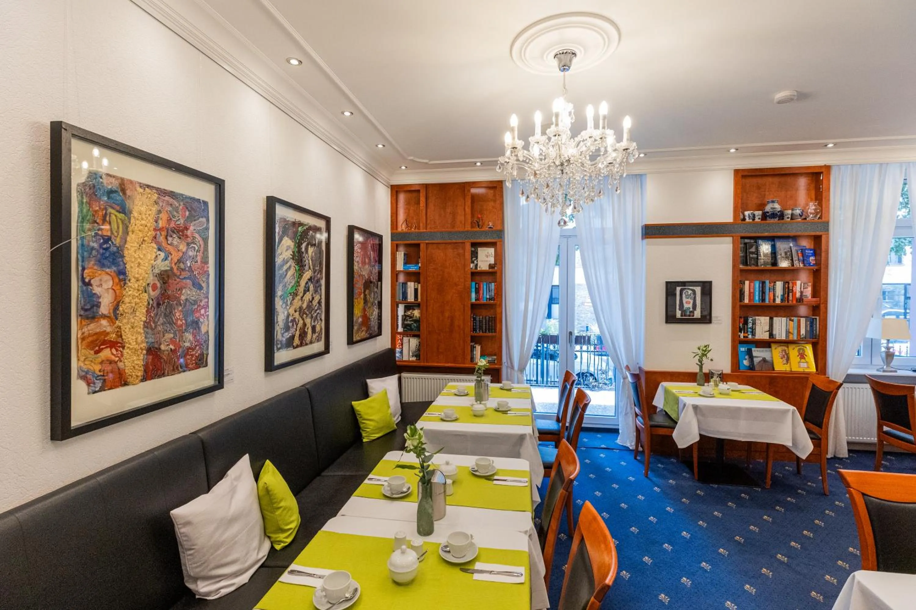 Restaurant/places to eat in Hotel West an der Bockenheimer Warte