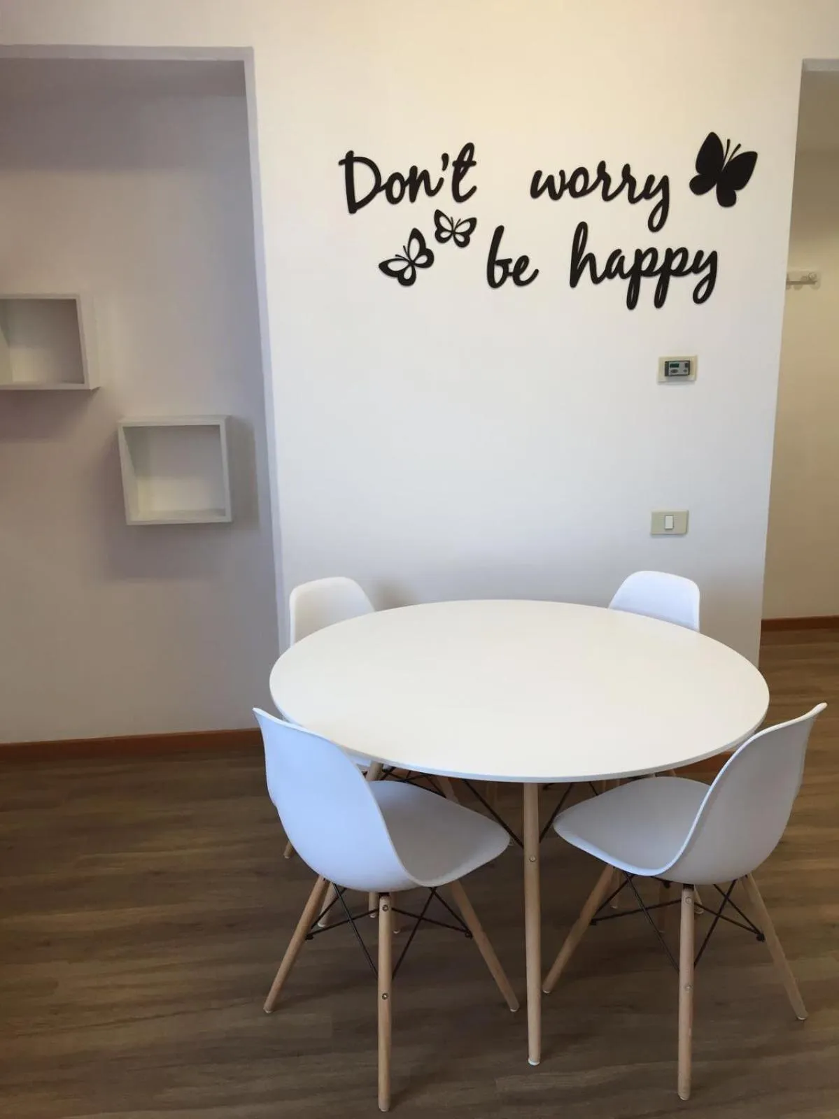 Dining area in Joivy Panigale