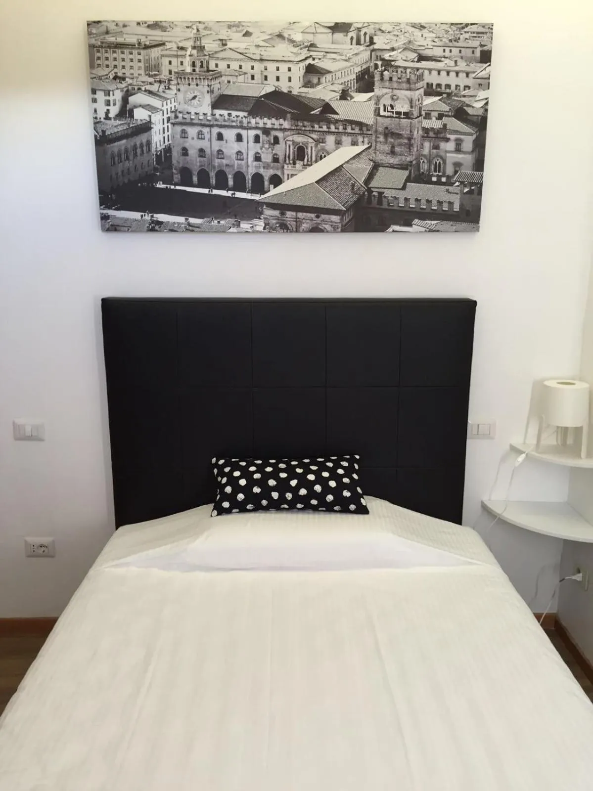 Bed in Joivy Panigale