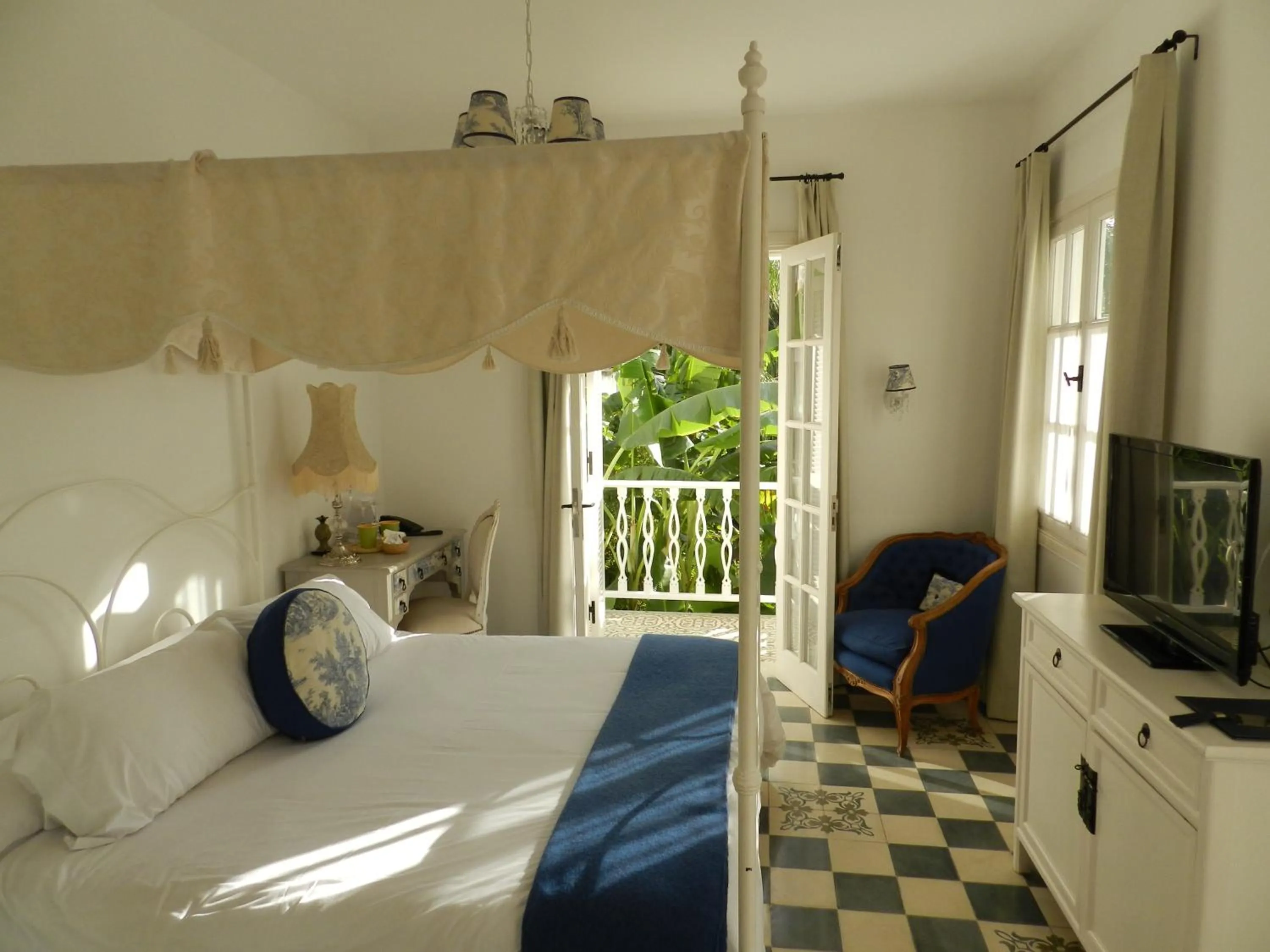 Garden view, Bed in Villa Vicuña Salta Hotel Boutique