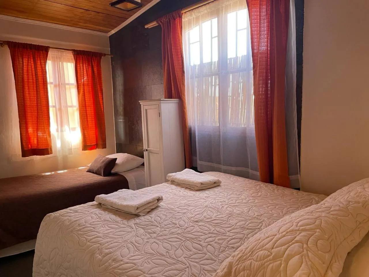Triple Room with Bathroom in Hostal Desert