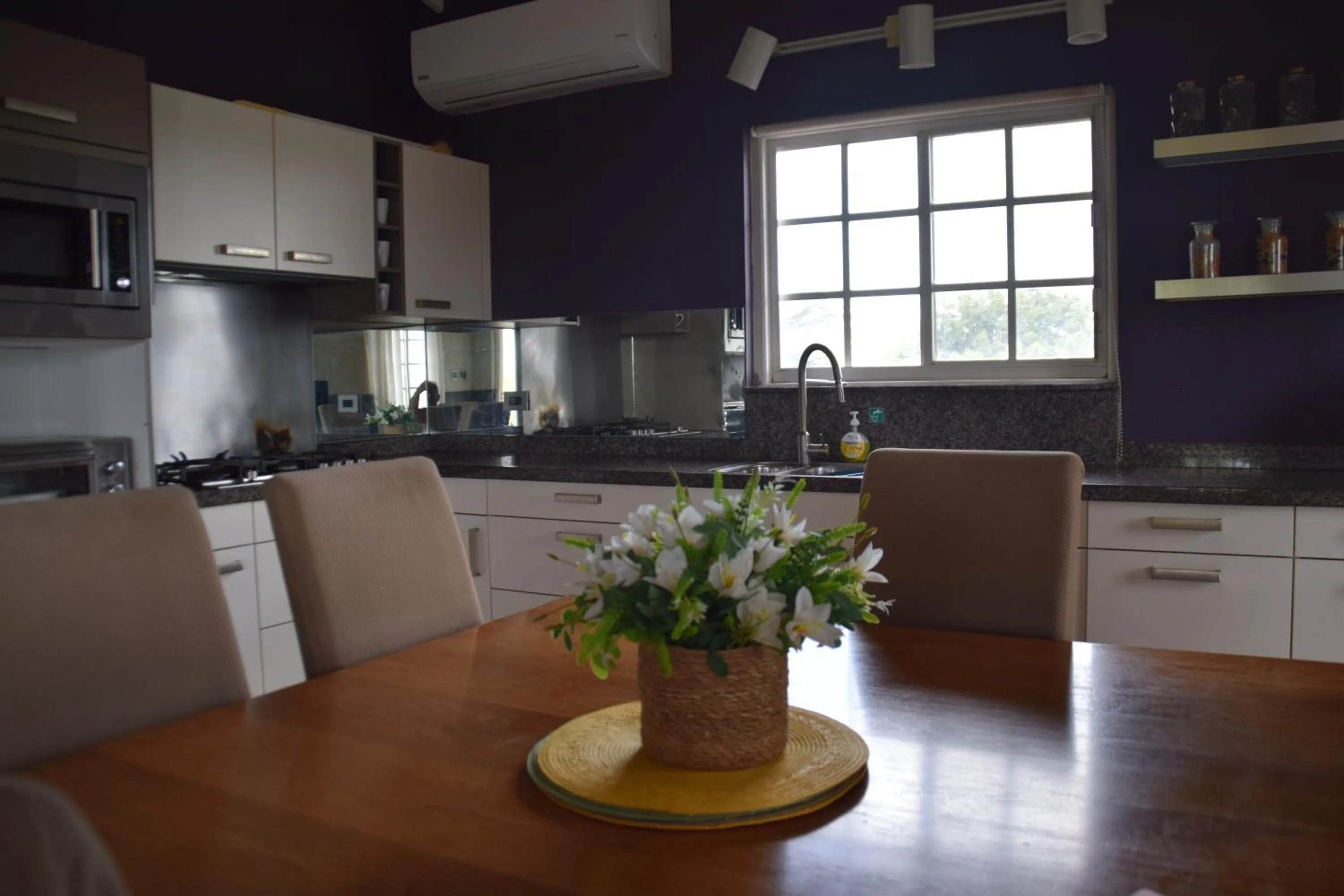 Kitchen or kitchenette in La Felicidad Aruba