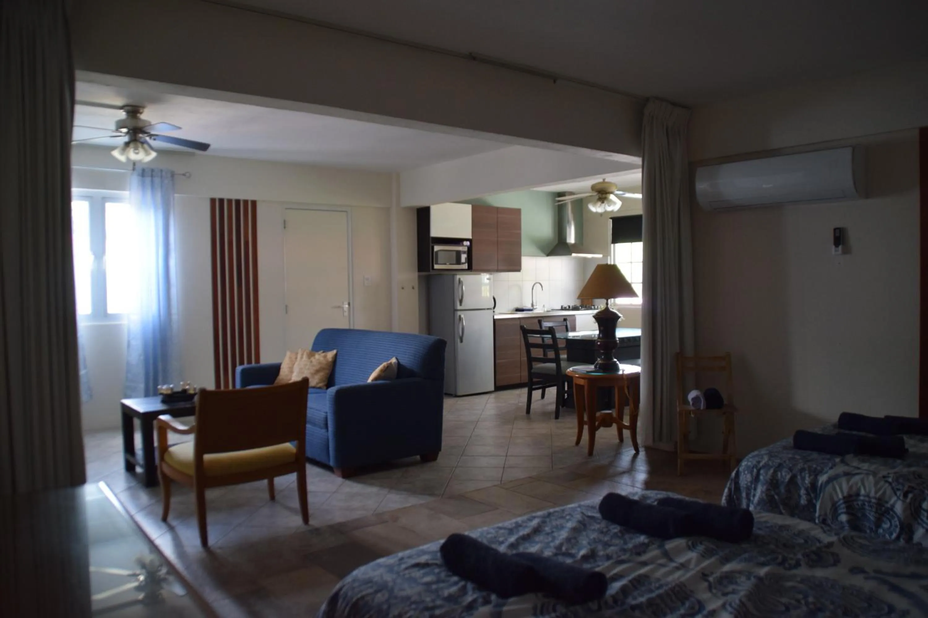 Photo of the whole room, Bed in La Felicidad Aruba