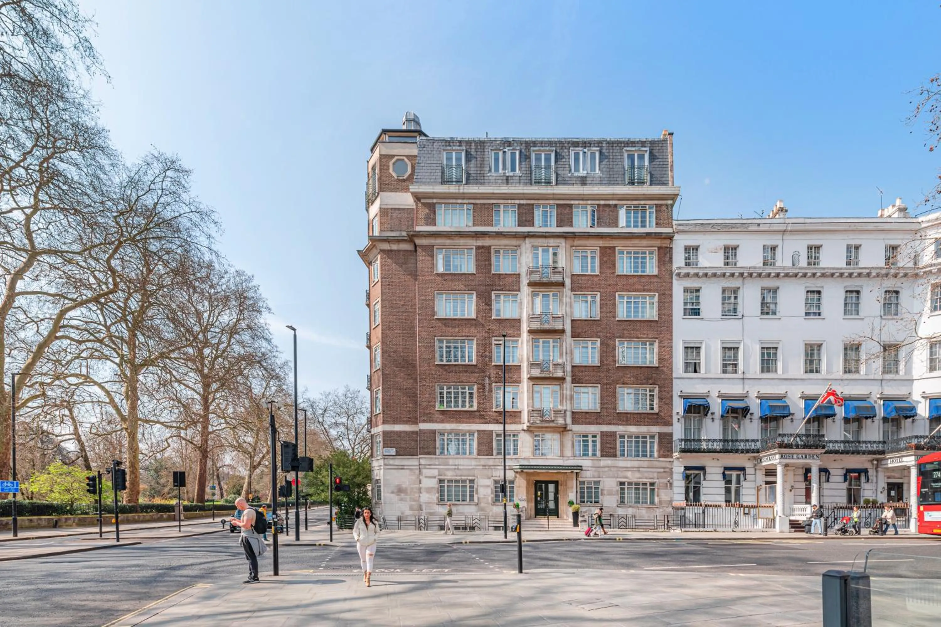 Property building in Fountain House Apartments - London