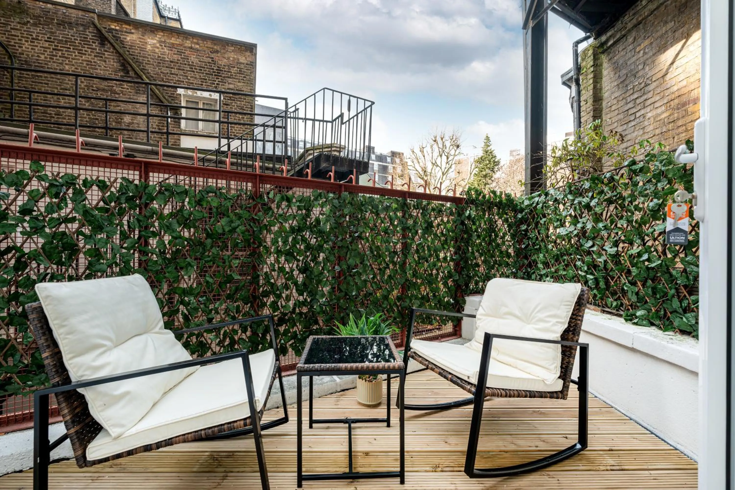 Balcony/Terrace in Fountain House Apartments - London