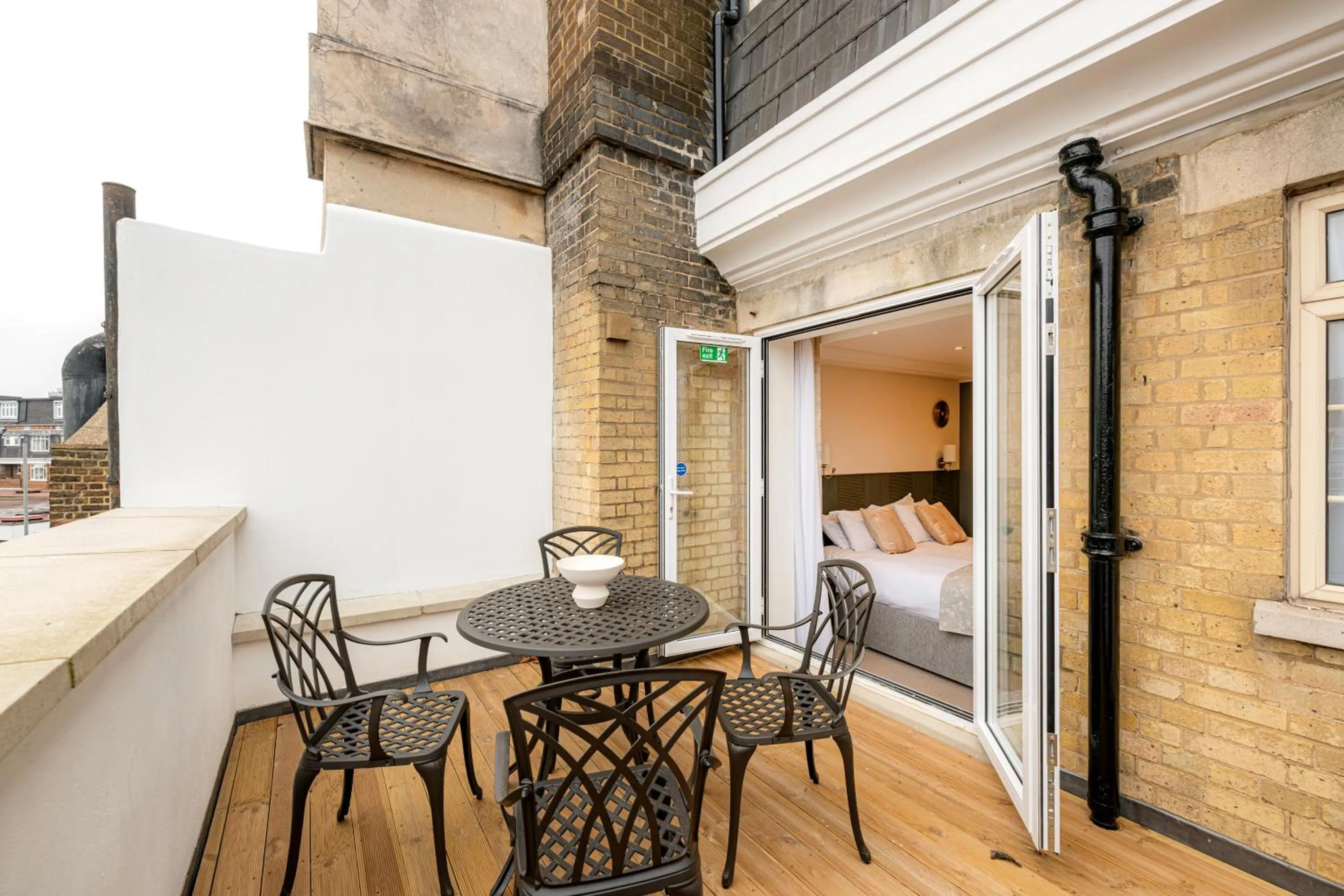 Balcony/Terrace, Bed in Fountain House Apartments - London