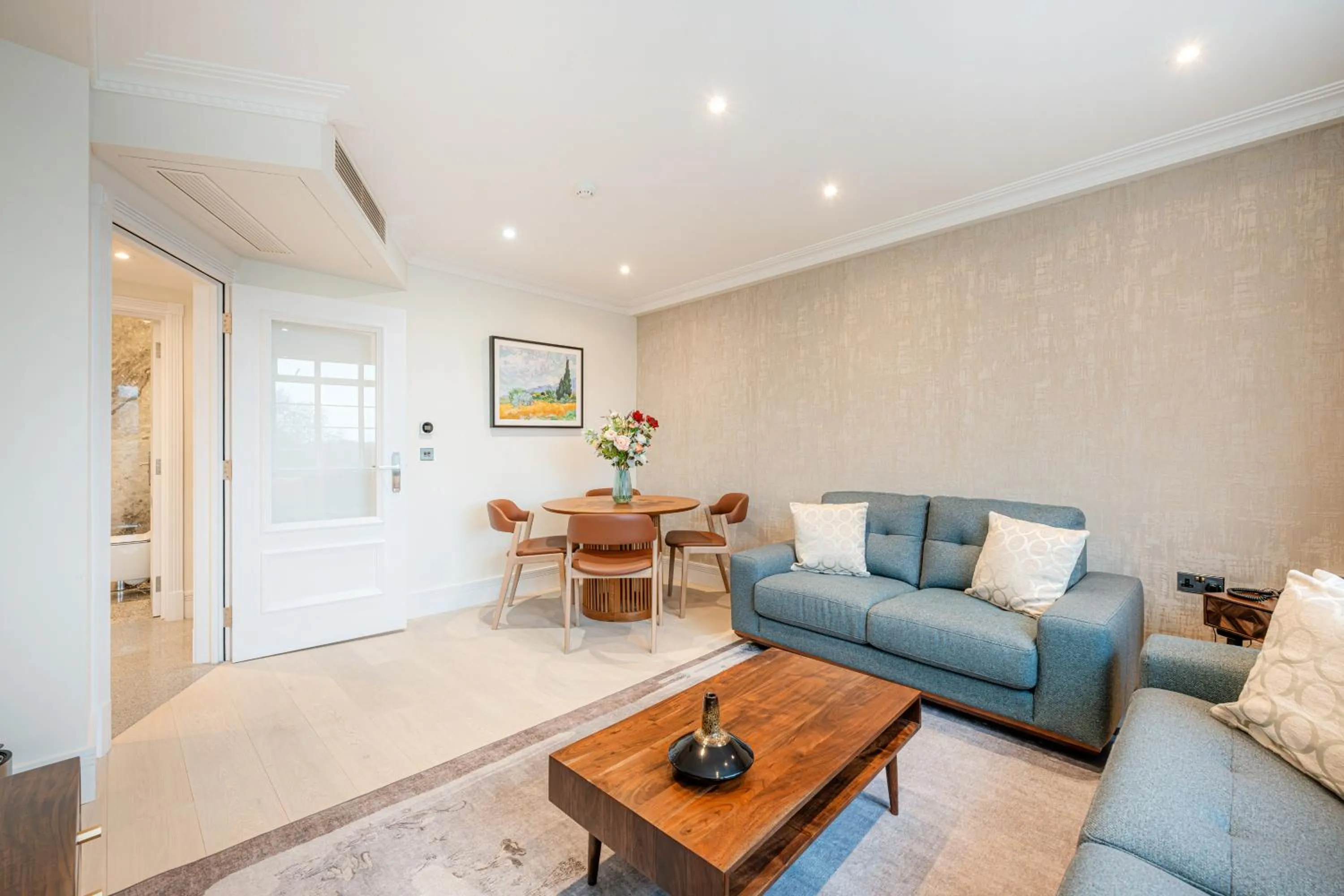 Living room in Fountain House Apartments - London