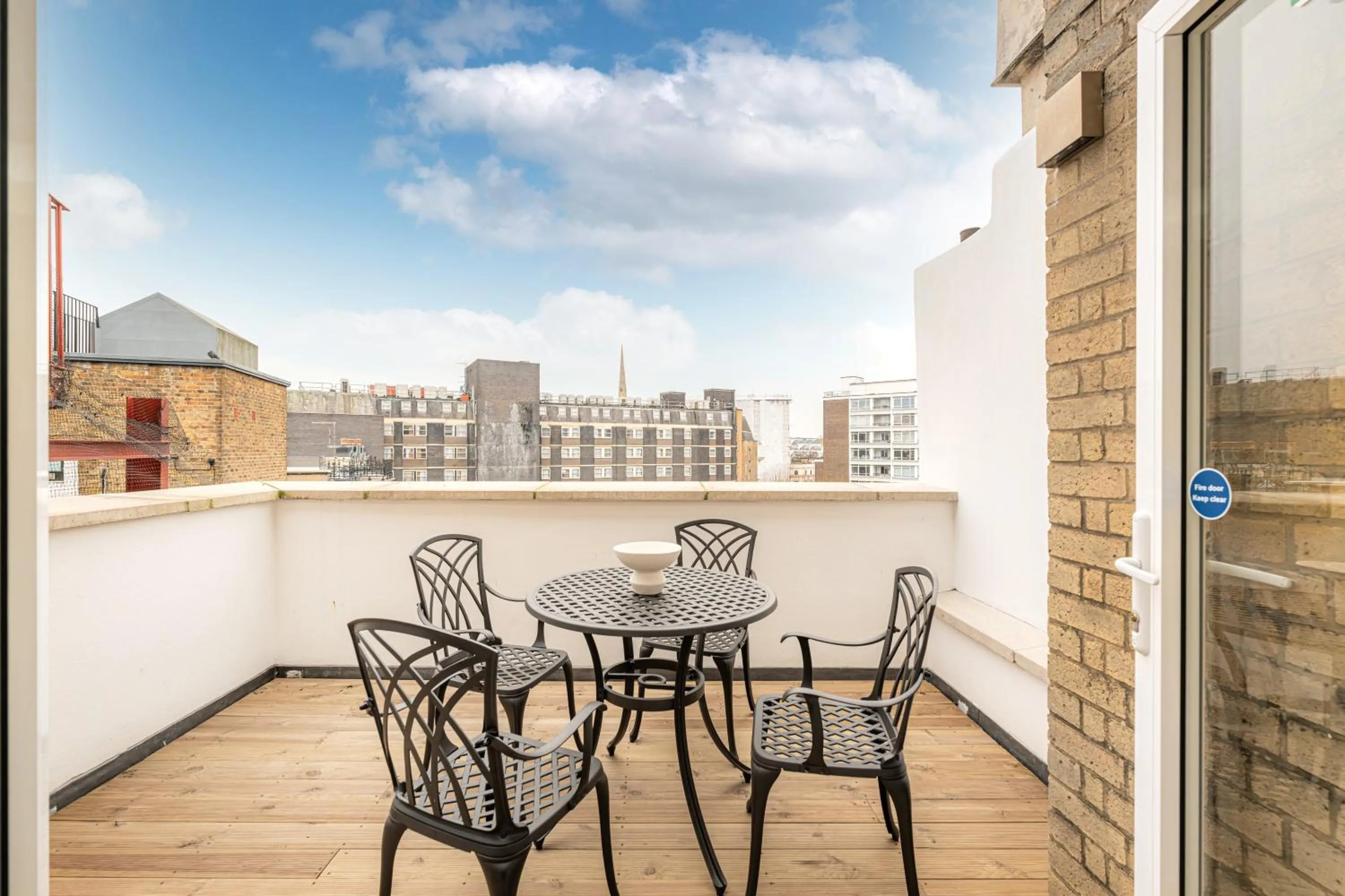 Balcony/Terrace in Fountain House Apartments - London