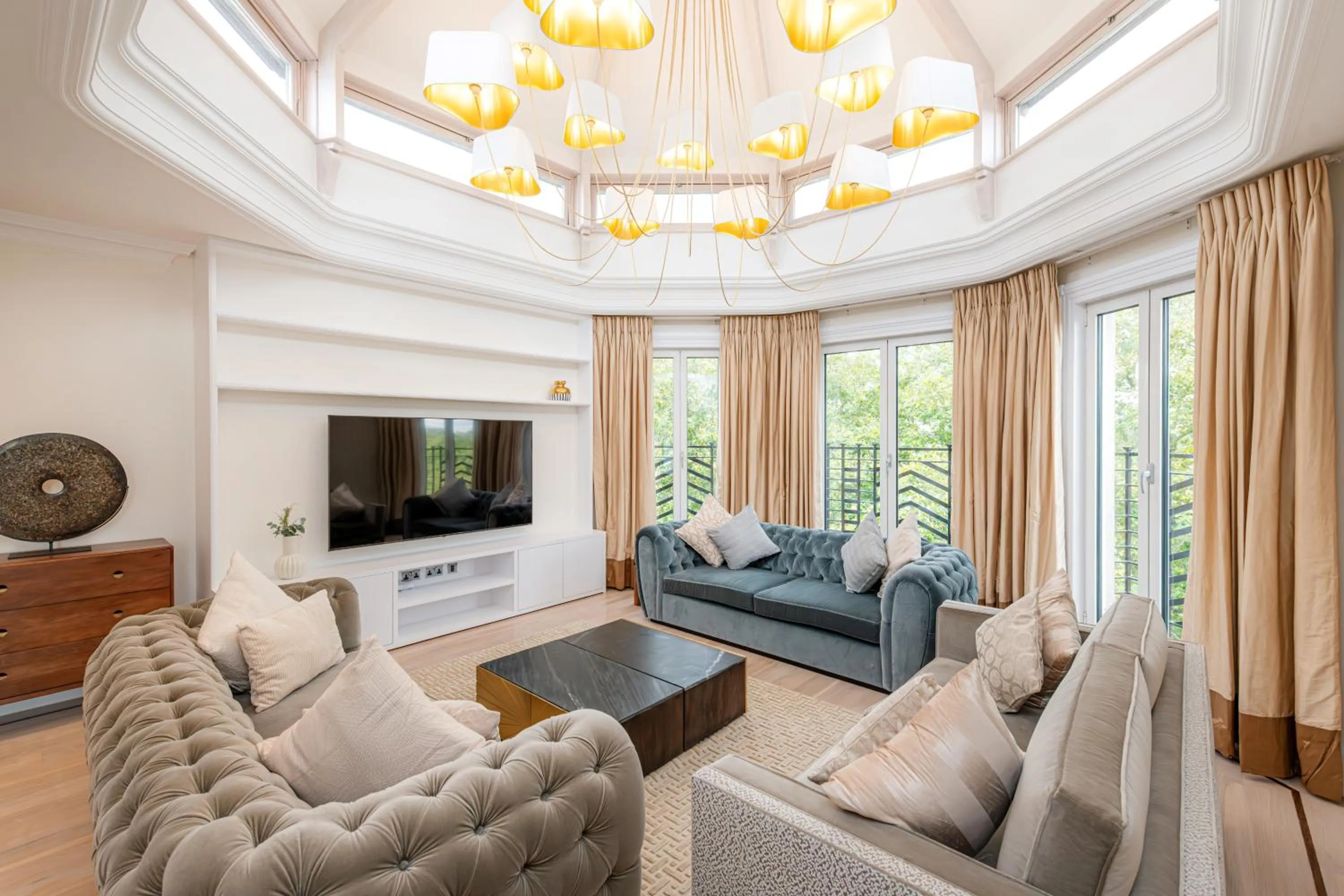 TV and multimedia in Fountain House Apartments - London