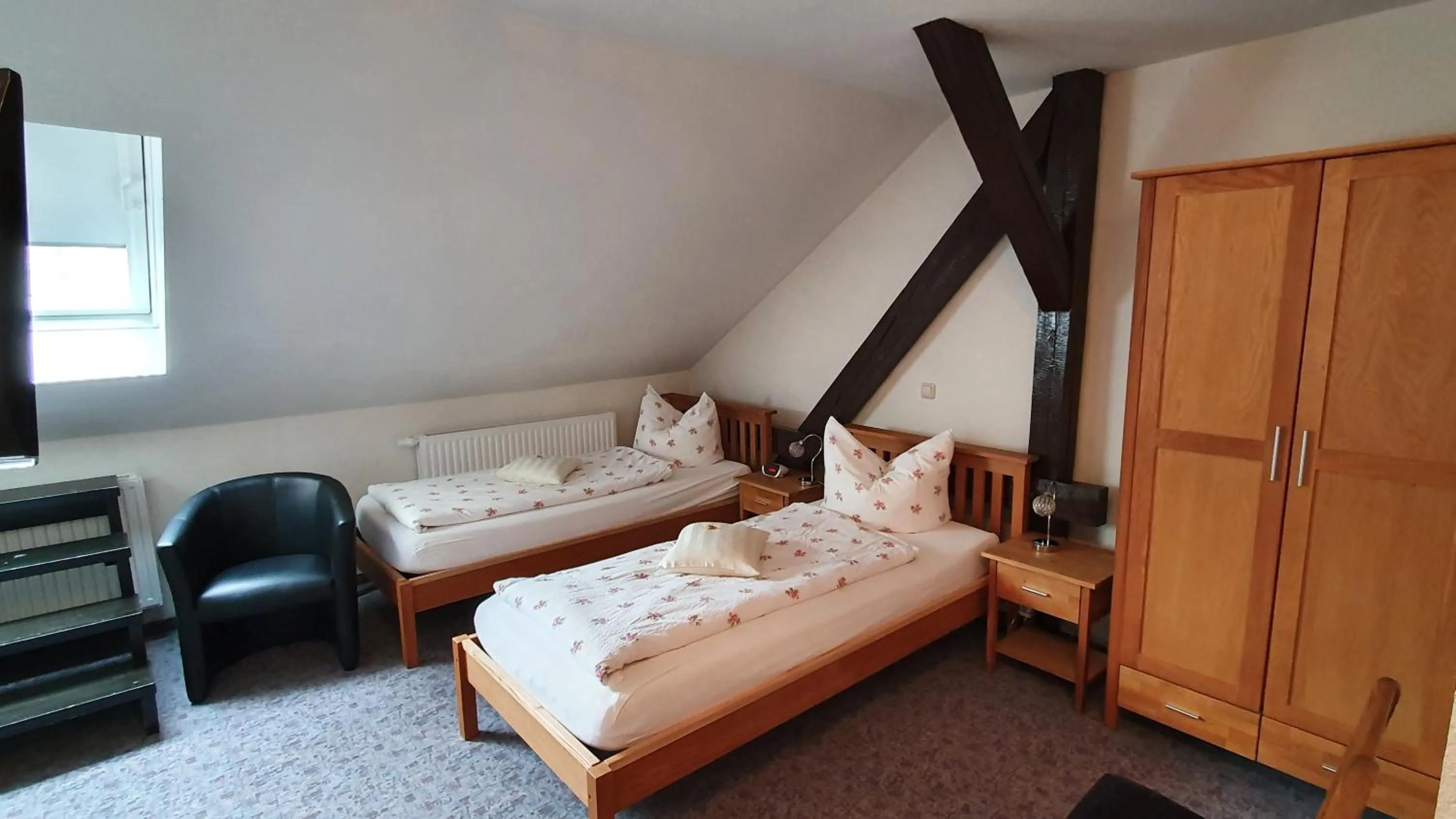 Photo of the whole room, Bed in Hotel Meridian