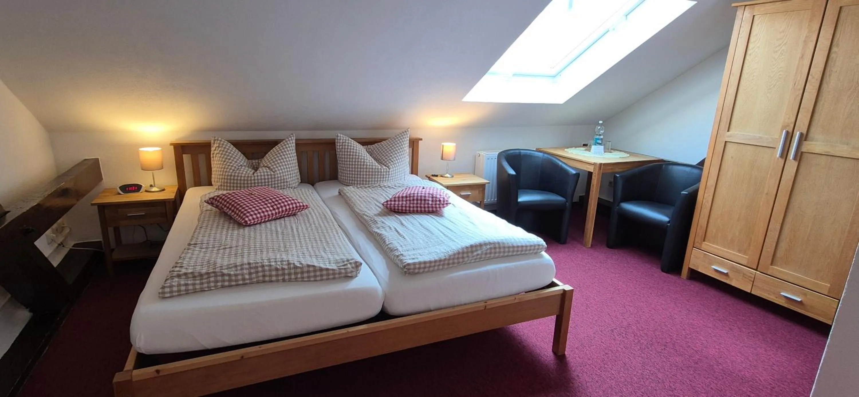 Photo of the whole room, Bed in Hotel Meridian