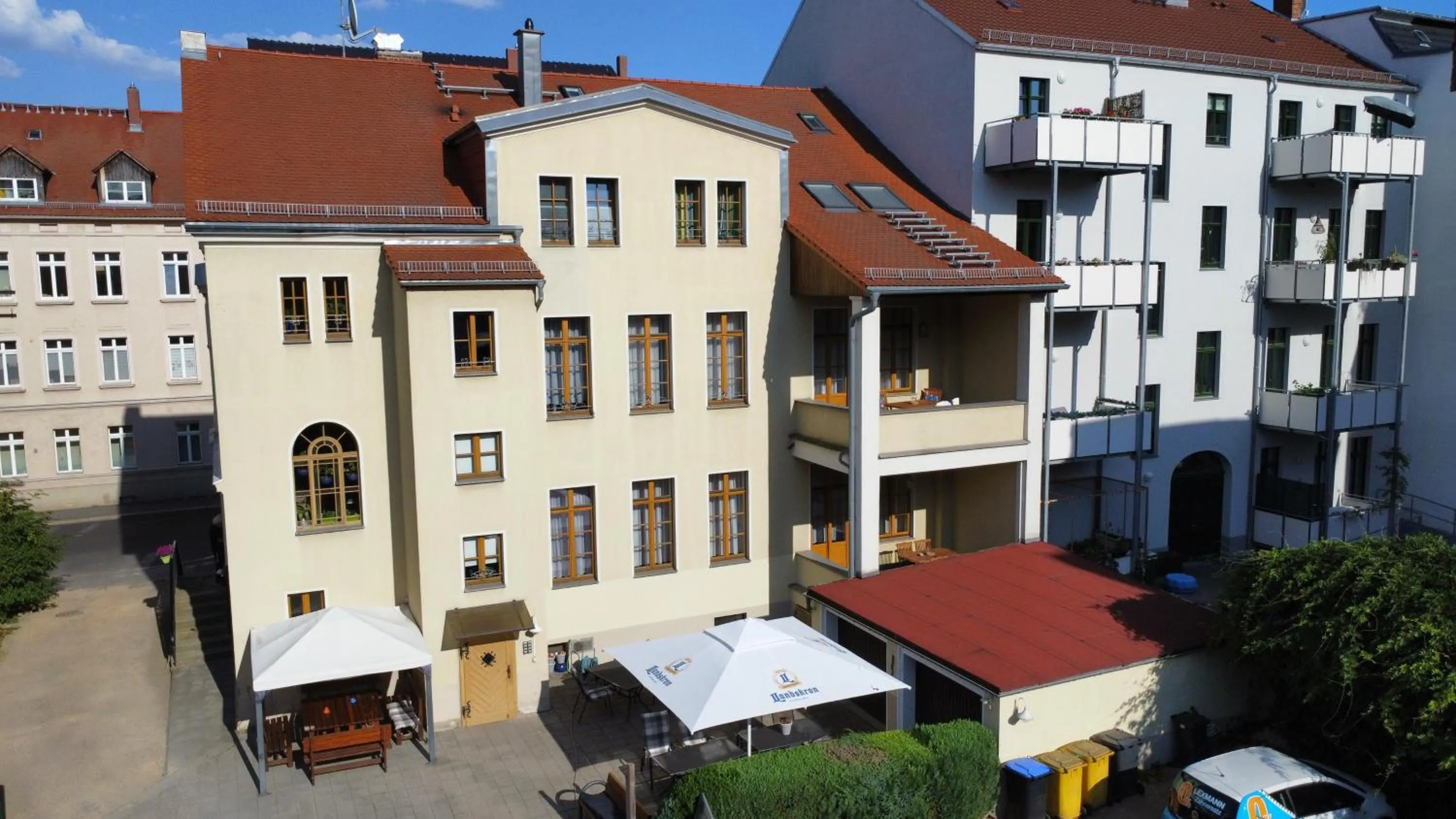 Property building in Hotel Meridian