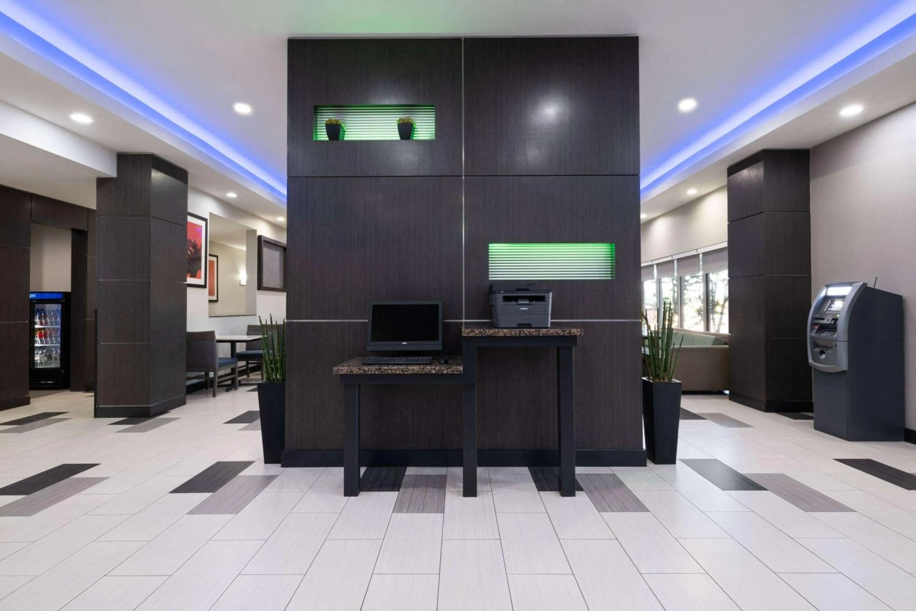 Business facilities in La Quinta by Wyndham Muskogee