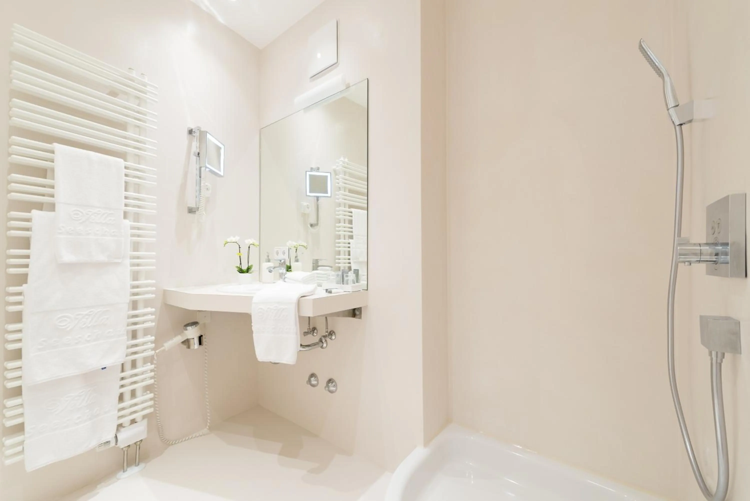 Shower in Hotel Villa Seeschau - Adults only