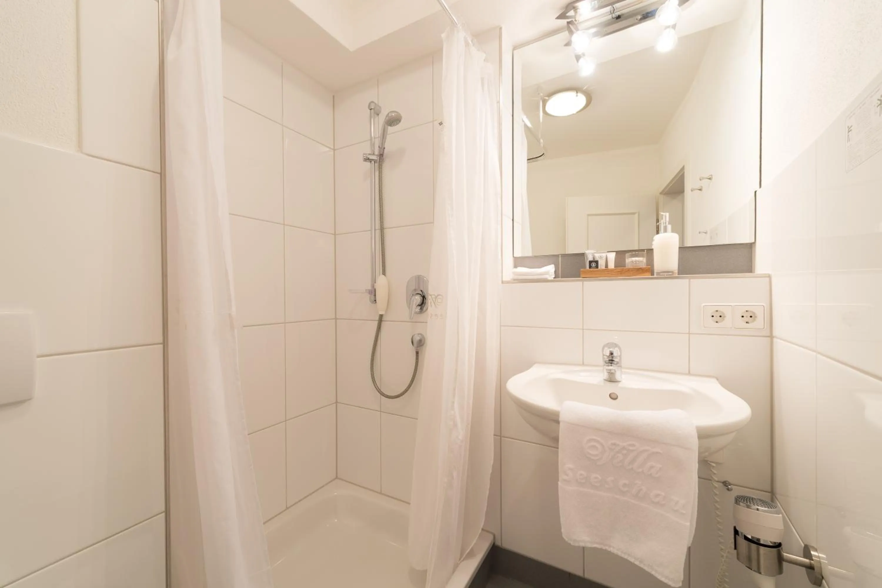 Shower in Hotel Villa Seeschau - Adults only