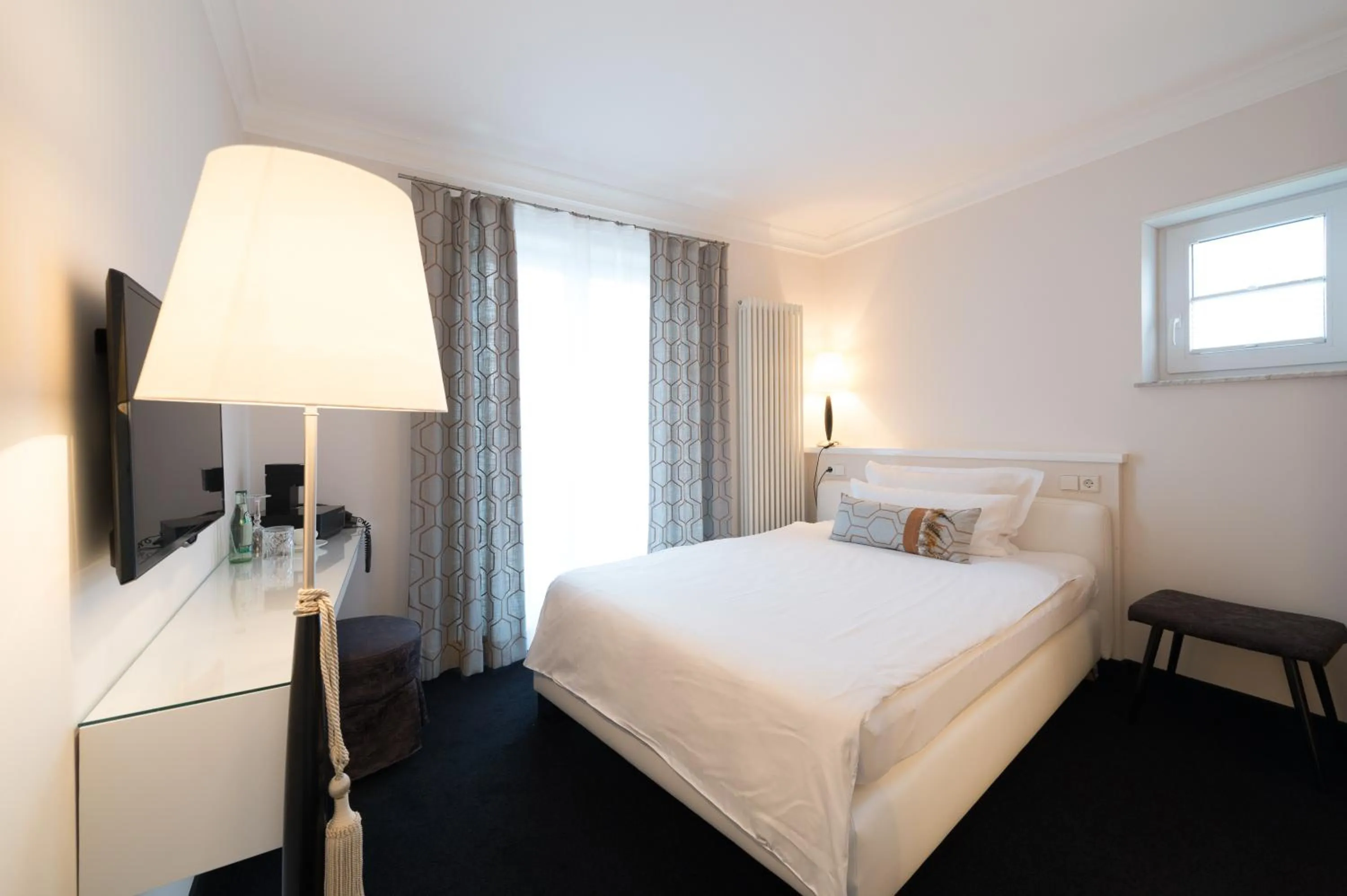 Photo of the whole room, Bed in Hotel Villa Seeschau - Adults only