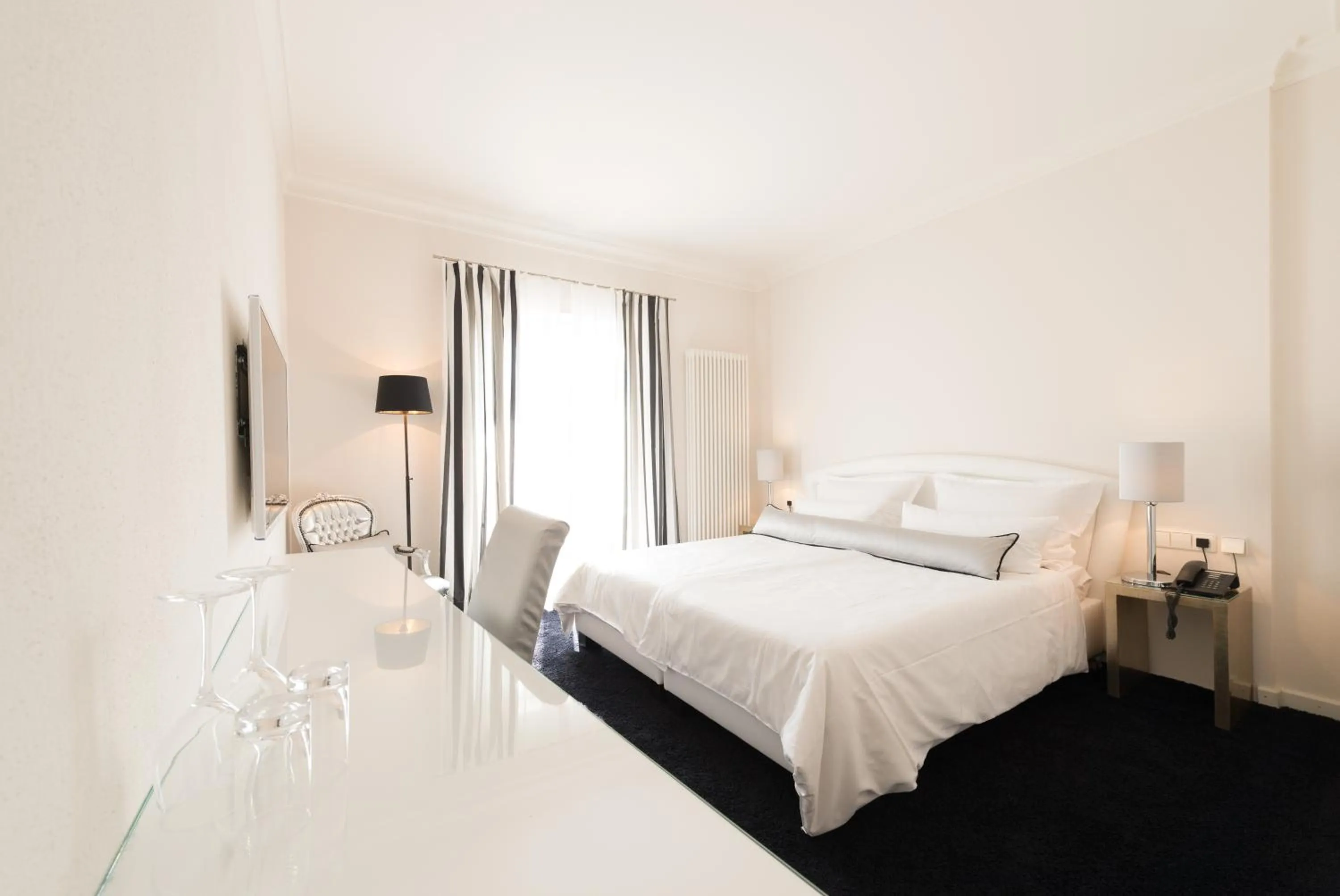 Photo of the whole room, Bed in Hotel Villa Seeschau - Adults only