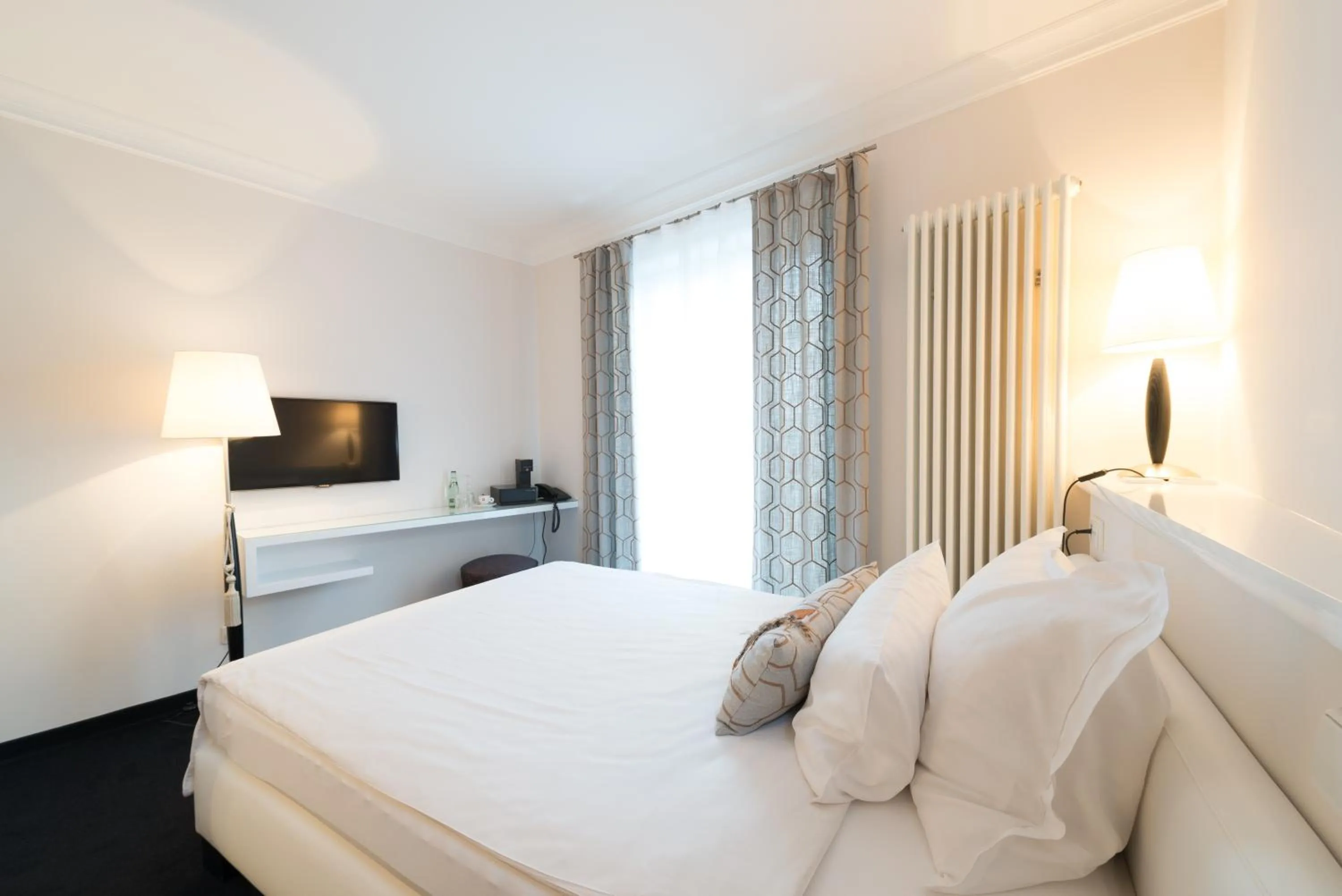 Photo of the whole room, Bed in Hotel Villa Seeschau - Adults only