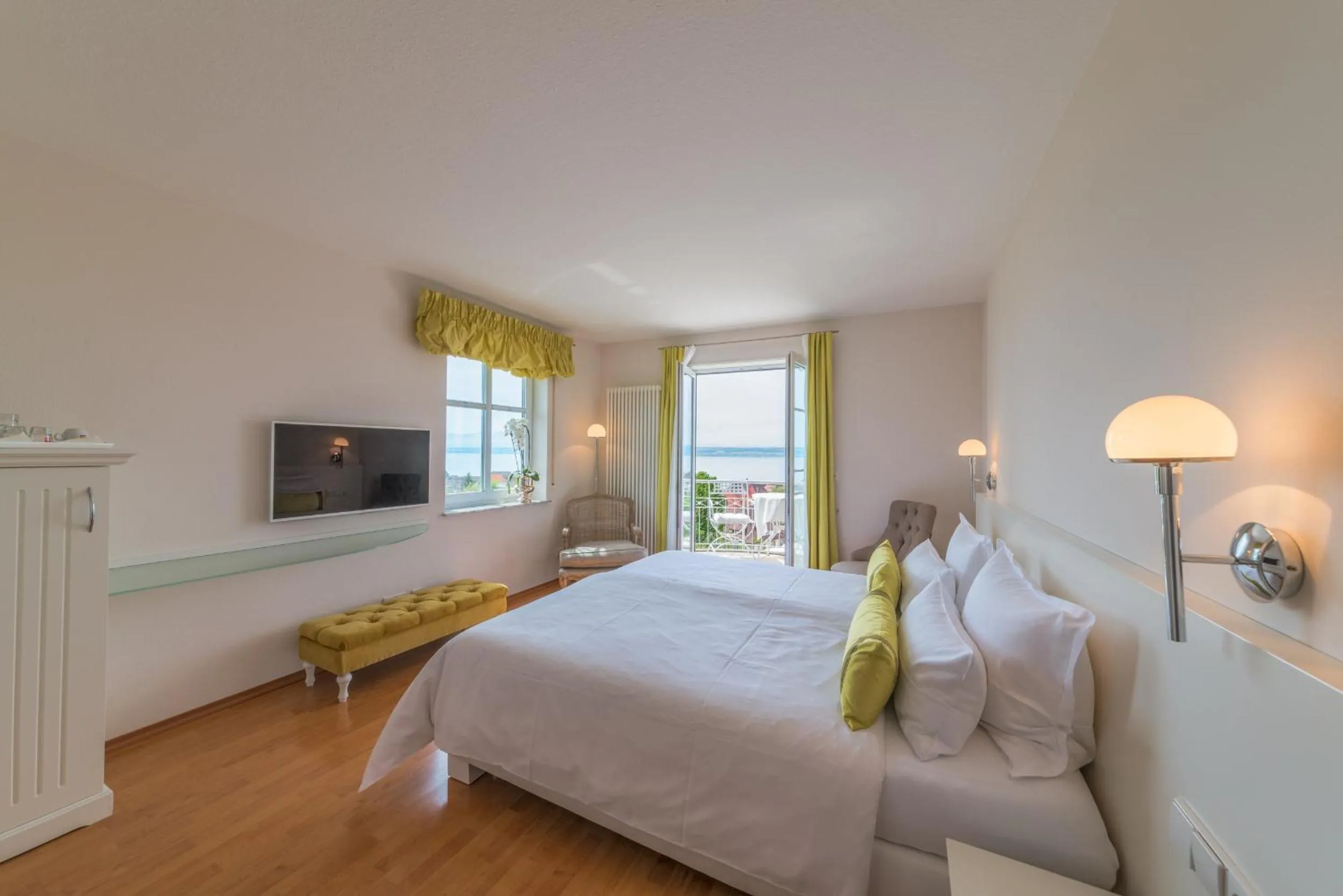 Photo of the whole room, Bed in Hotel Villa Seeschau - Adults only