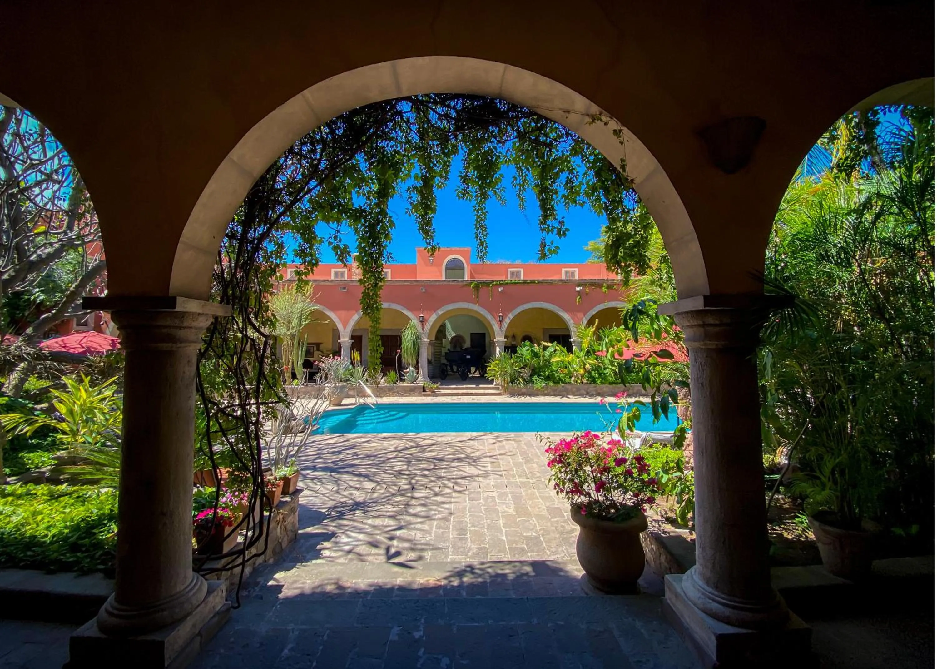 Property building in Hacienda de los Santos