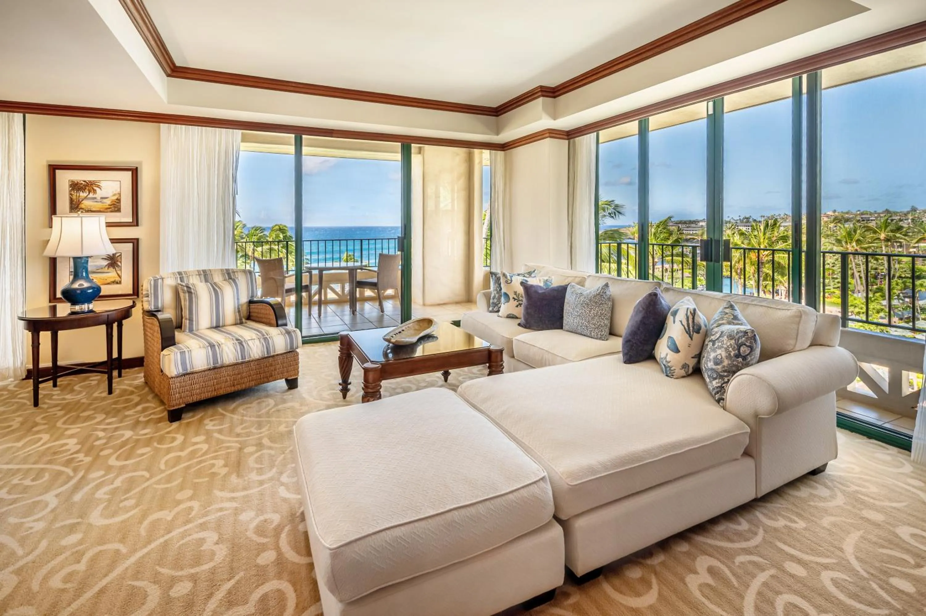 Living room, Bed in Grand Hyatt Kauai Resort & Spa