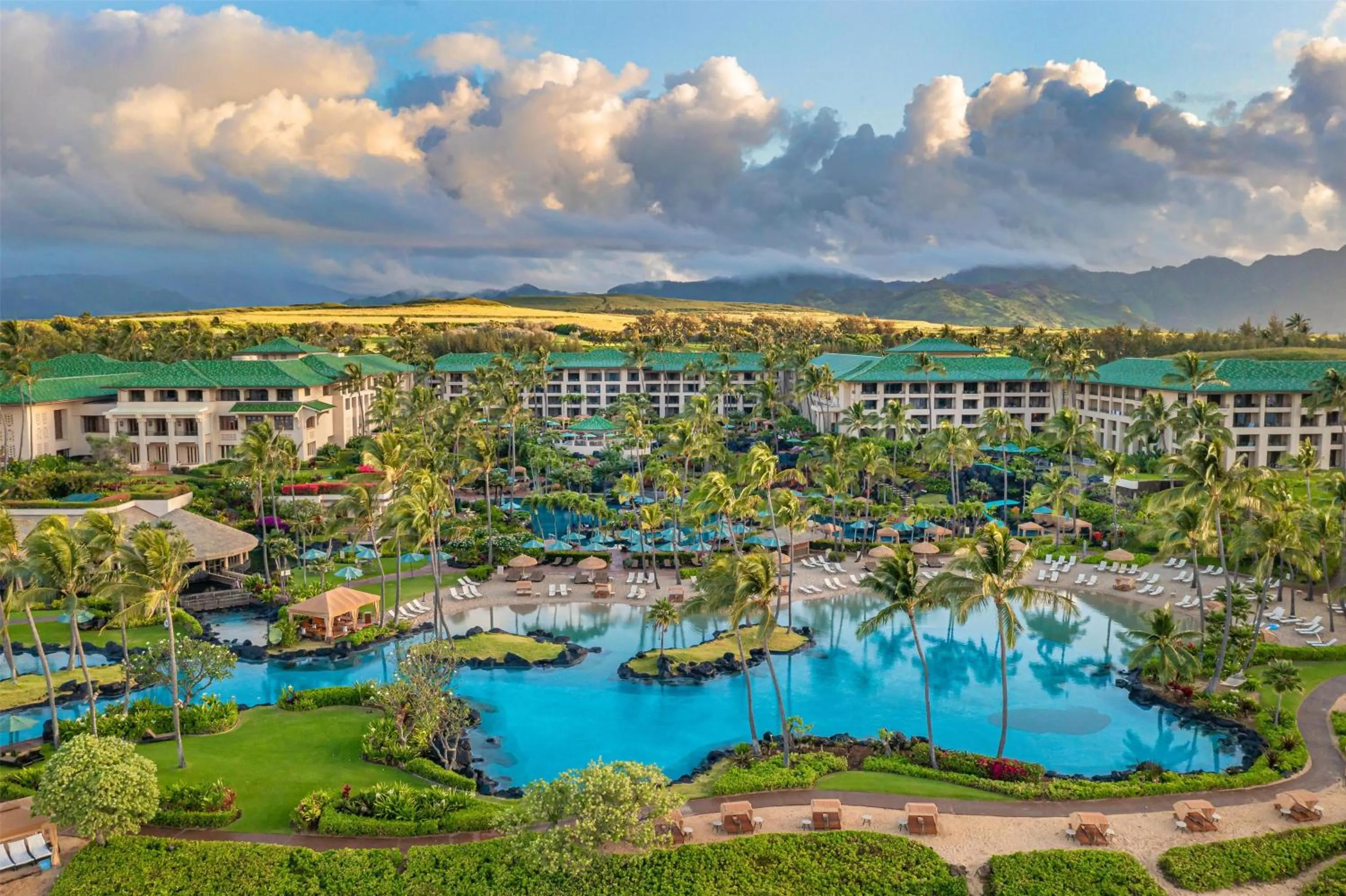 Swimming pool in Grand Hyatt Kauai Resort & Spa