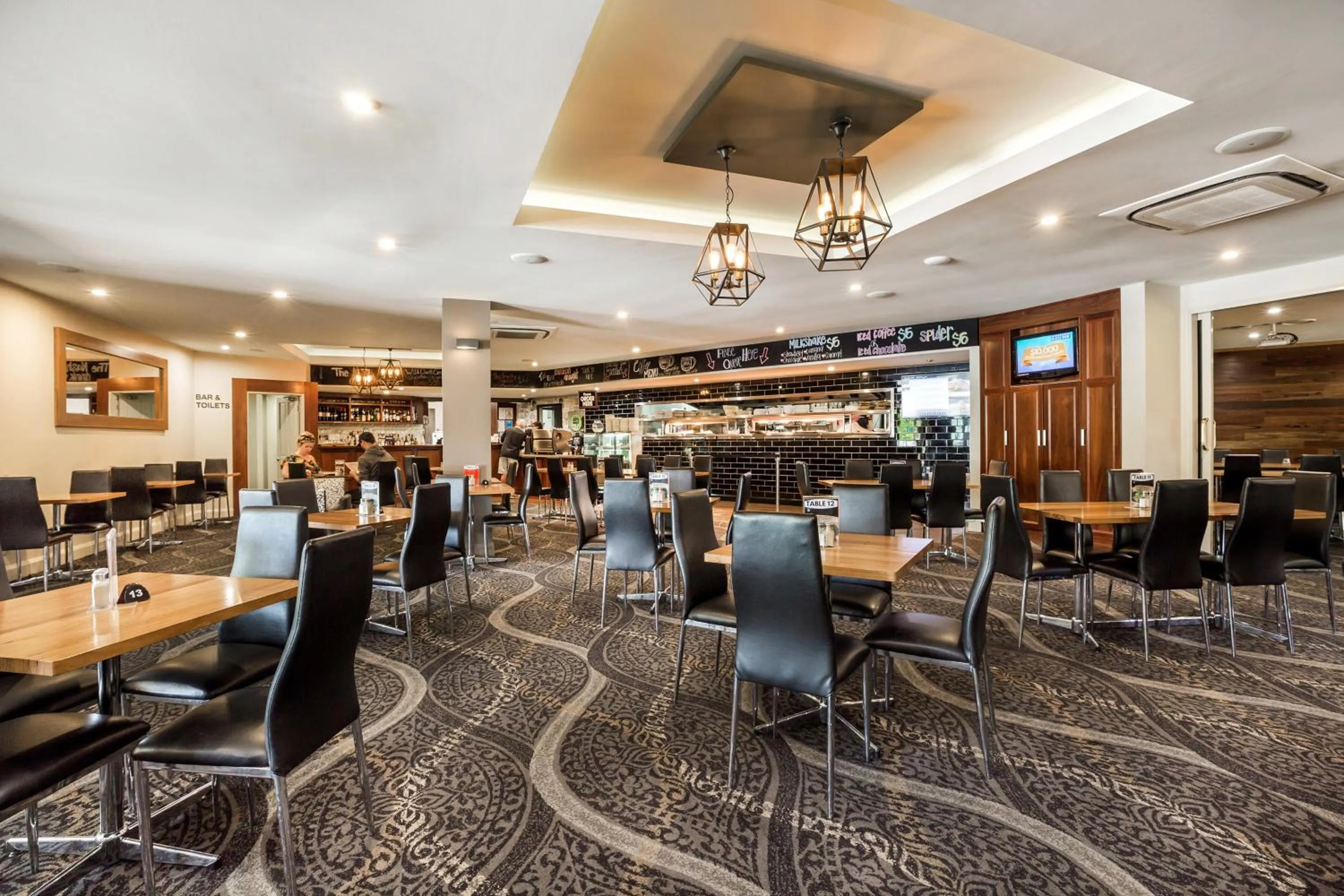 Restaurant/places to eat in National Hotel Complex Bendigo