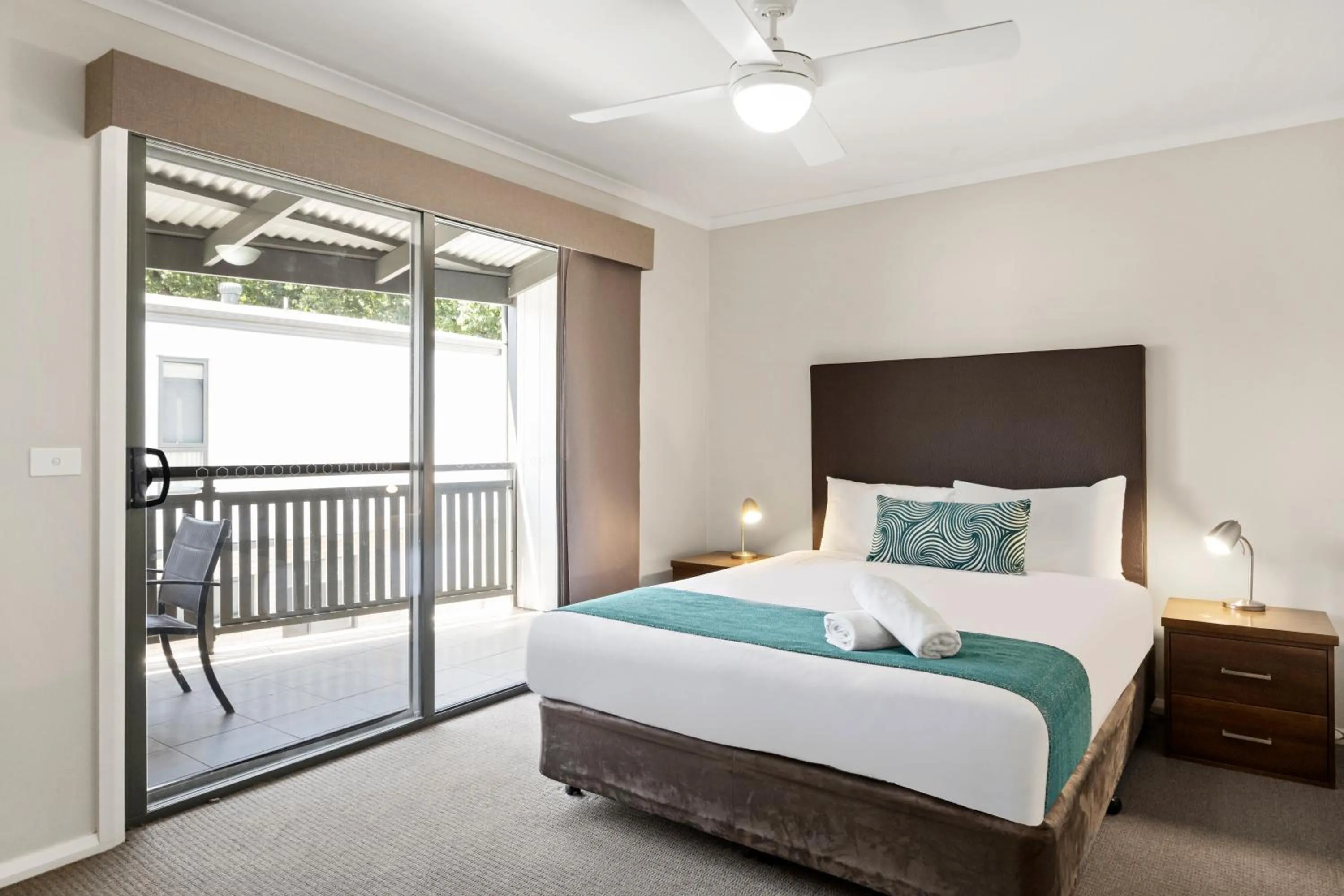 Bed in National Hotel Complex Bendigo