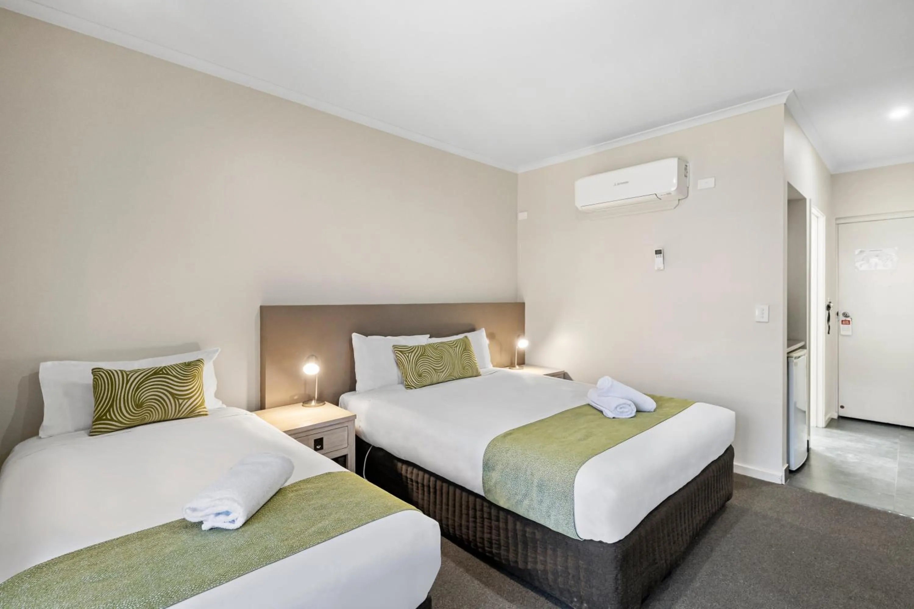 Bedroom, Bed in National Hotel Complex Bendigo