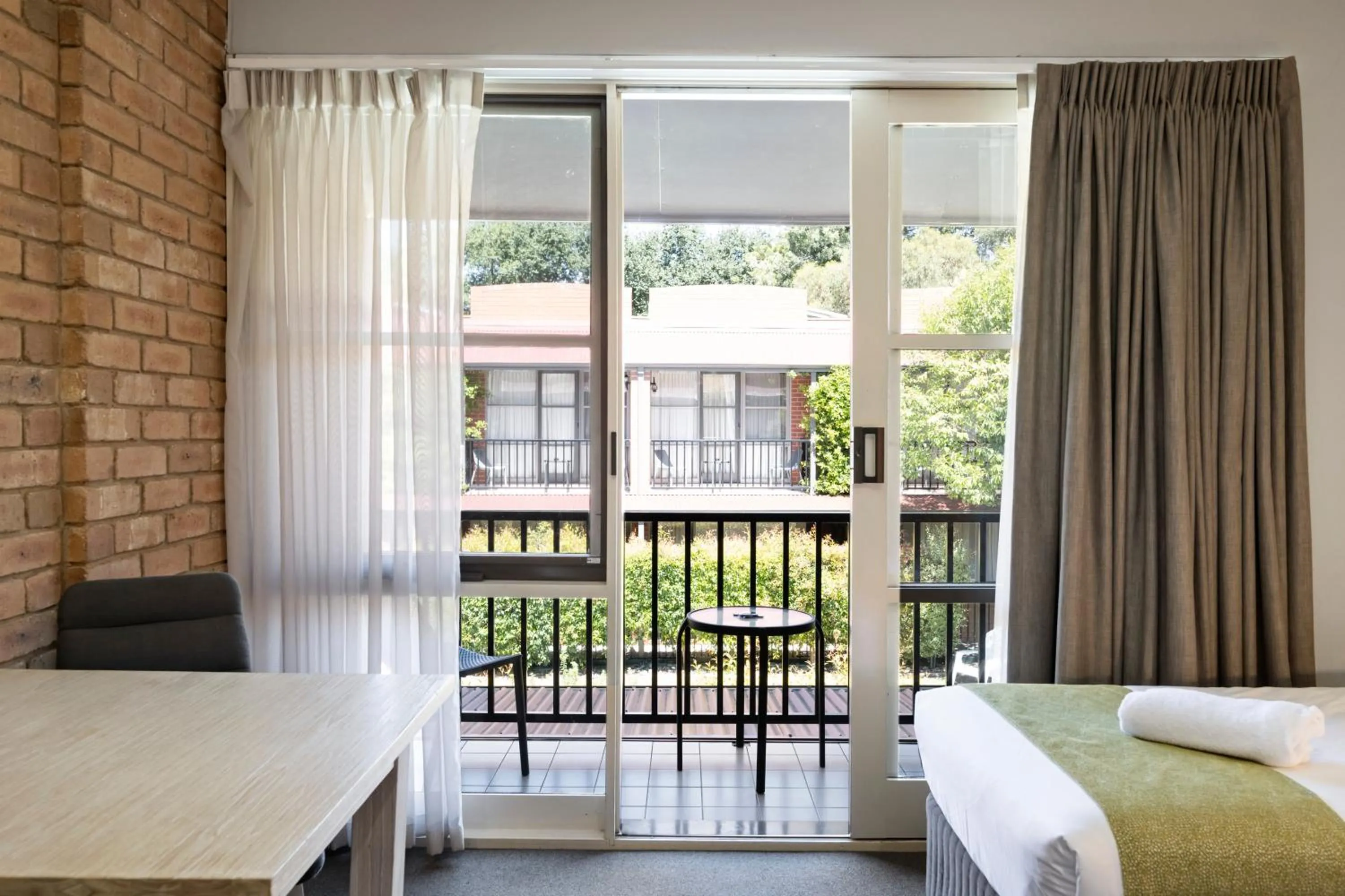 Bed in National Hotel Complex Bendigo