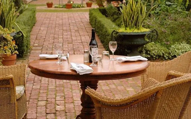 Restaurant/places to eat in Rose & Crown Hotel