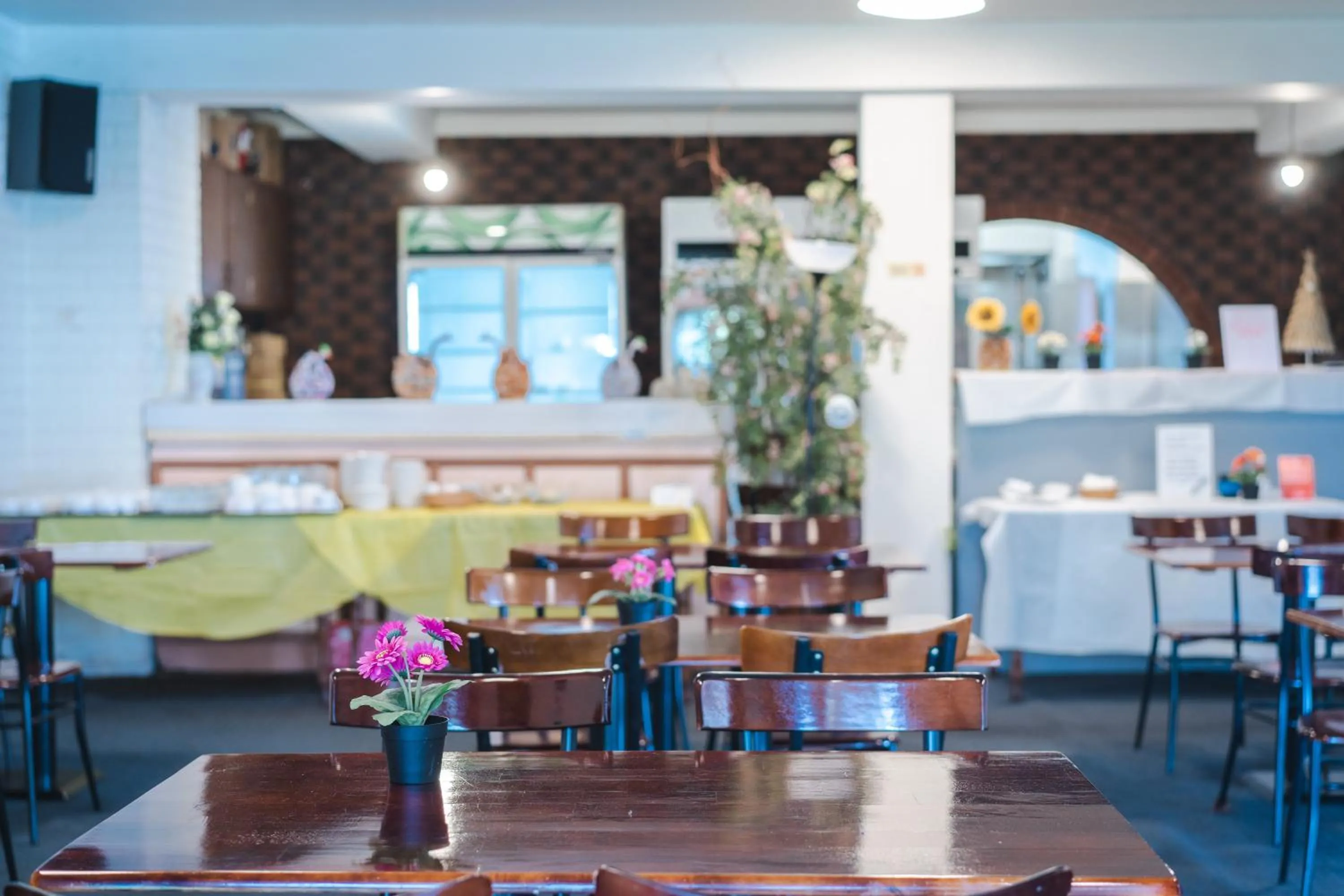 Restaurant/places to eat in Econo Lodge Rivervale